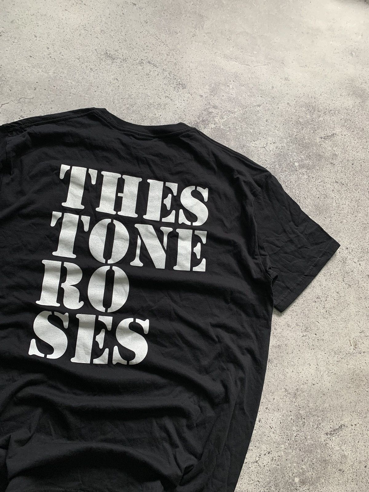 Band Tees × Stone Rose Vintage The Stone Roses 2012 Tour Heaton Park Black T Shirt Size US L / EU 52-54 / 3 - 4 Thumbnail