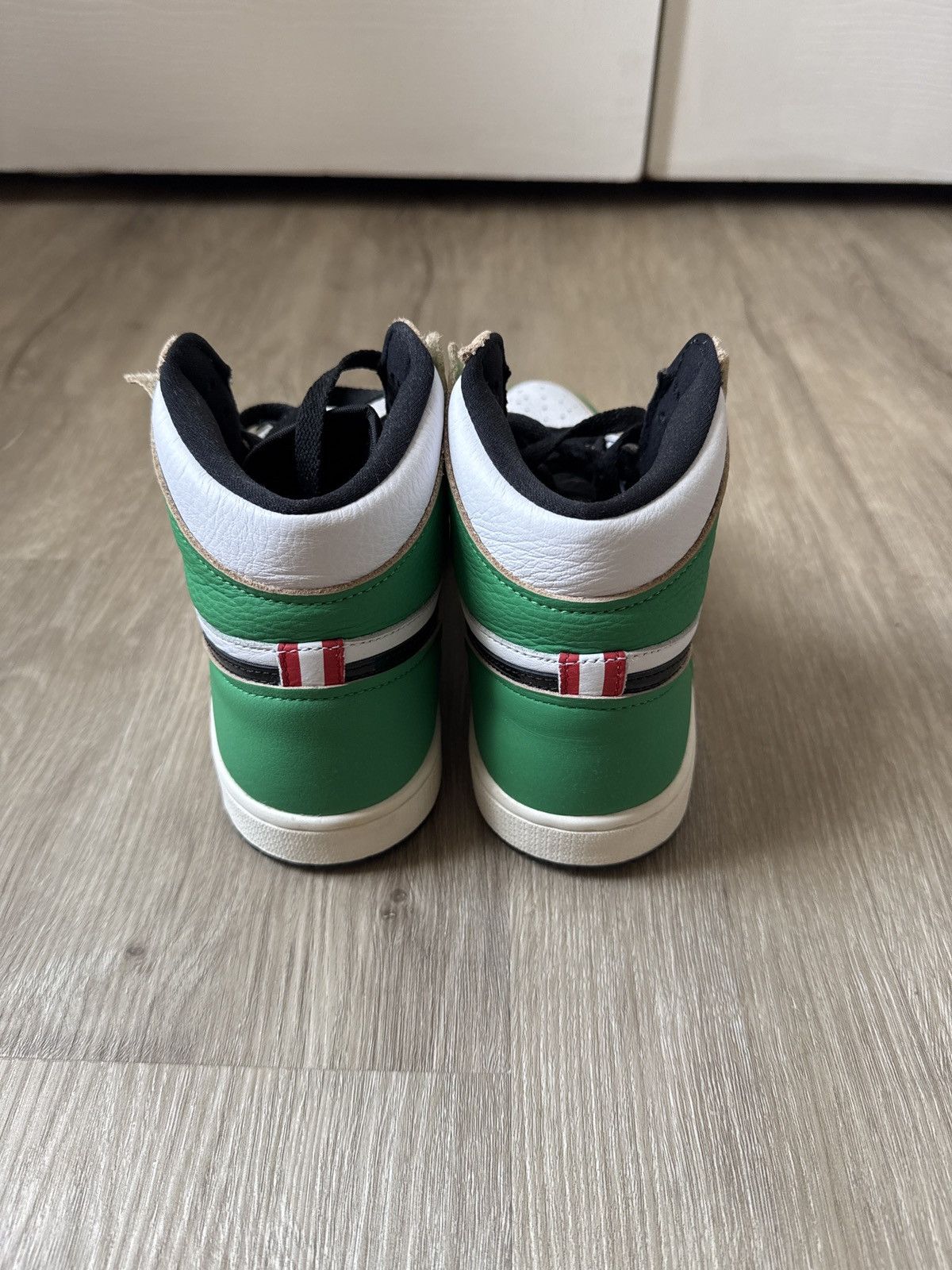 Nike Air Jordan 1 Retro High OG “Lucky Green” Size US 8 / IT 38 - 4 Thumbnail