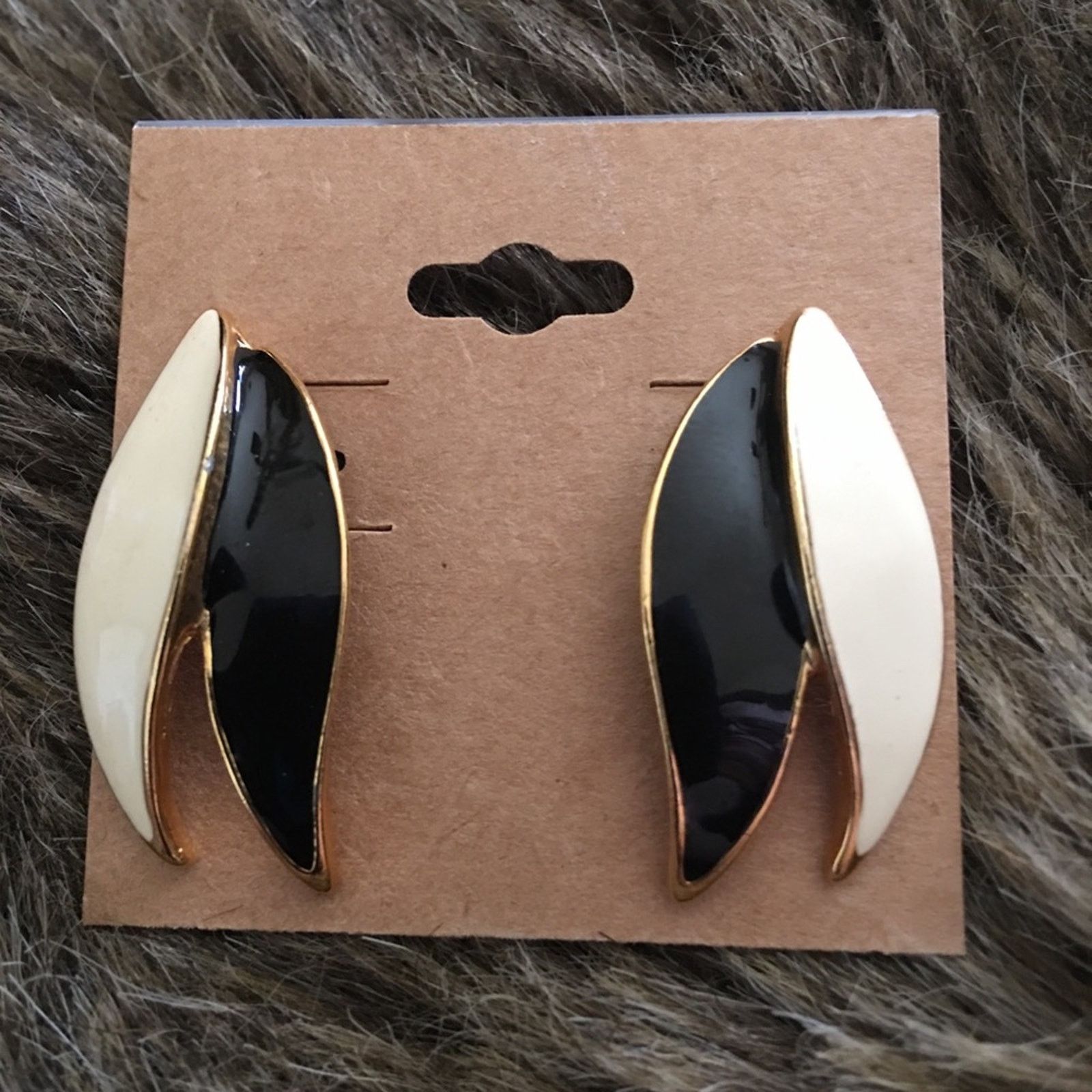 Vintage Vintage 80s black/cream enamel pierced earrings Size ONE SIZE - 4 Thumbnail