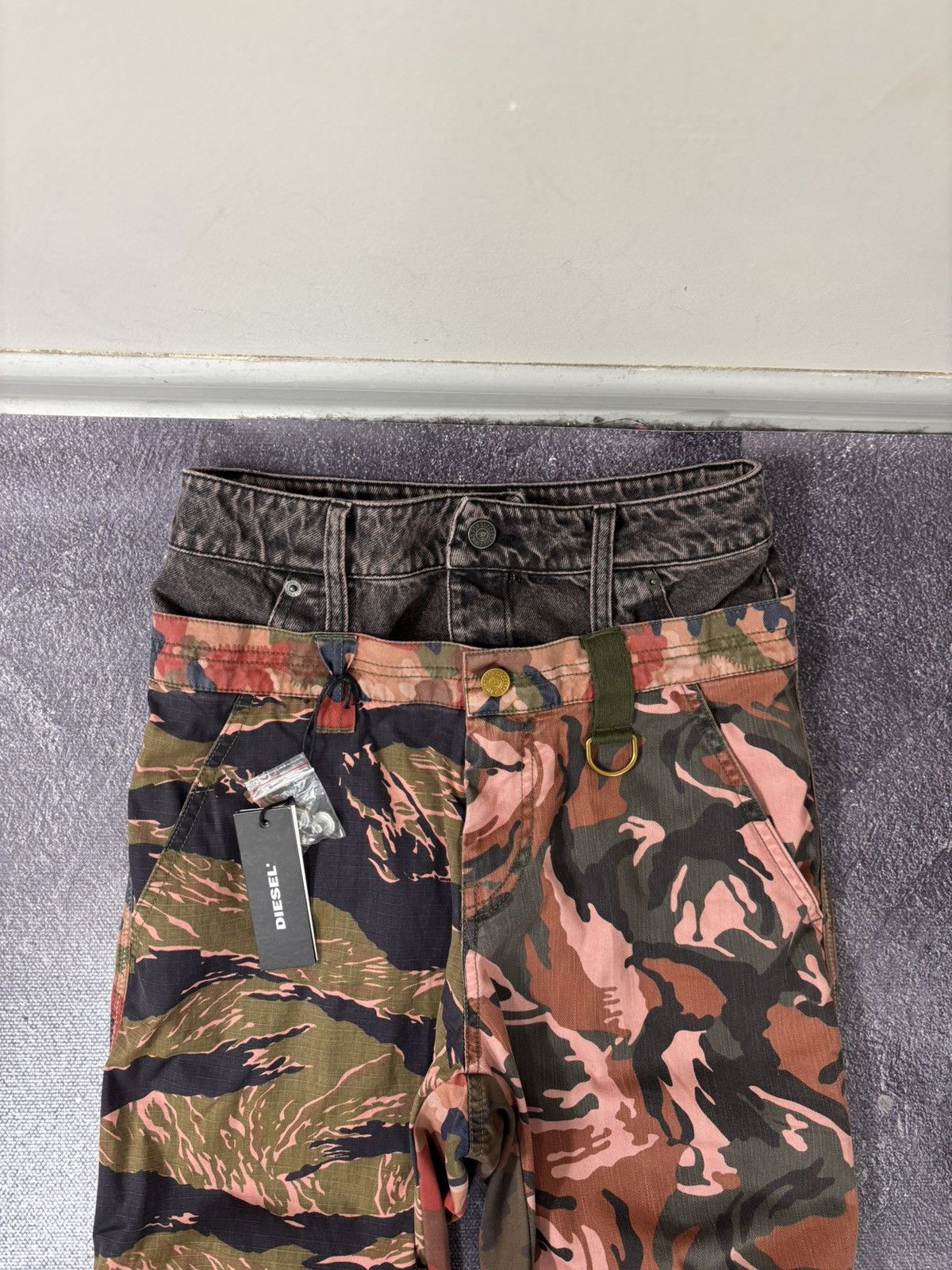Diesel Diesel P-Giu NWT Women’s Field Camo Double Waist Cargo Pants Size 23" - 7 Thumbnail
