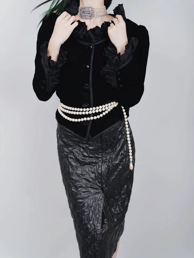 Yves Saint Laurent YSL 70s-80s Black Silk Velvet Silk Ruffled Cuffs Jacket Size S / US 4 / IT 40 - 2 Thumbnail