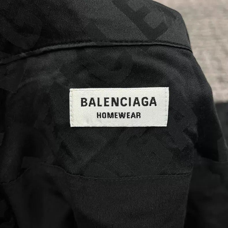 Balenciaga Balenciaga Dark Pattern Bulletproof Full Print Jacket Size XXS / US 00 / IT 34 - 4 Thumbnail