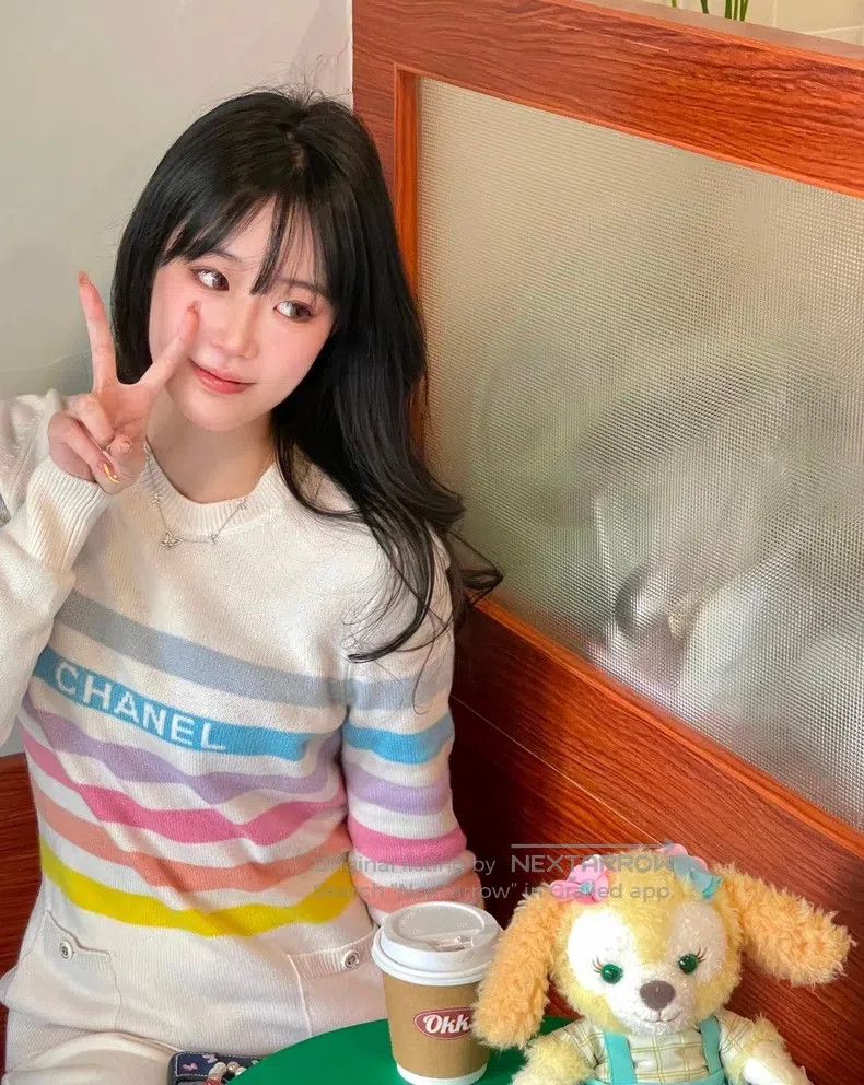 Chanel Chanel Rainbow striped colour block chest letter logo swea Size XXS / US 00 / IT 34 - 7 Thumbnail