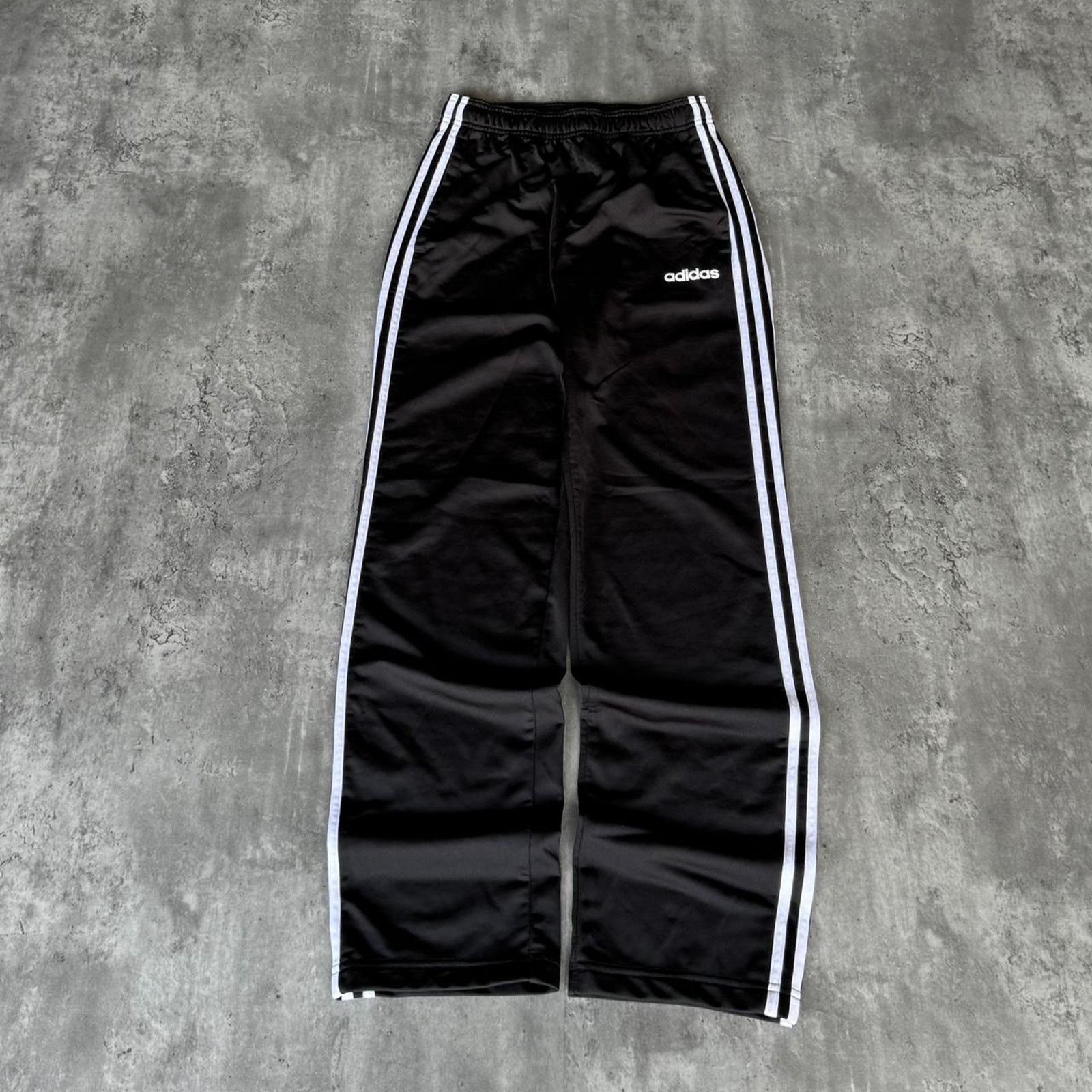 Adidas × Vintage Vintage Y2K Adidas Embroidered Black & White Sweatpants Size US 27 - 1 Thumbnail