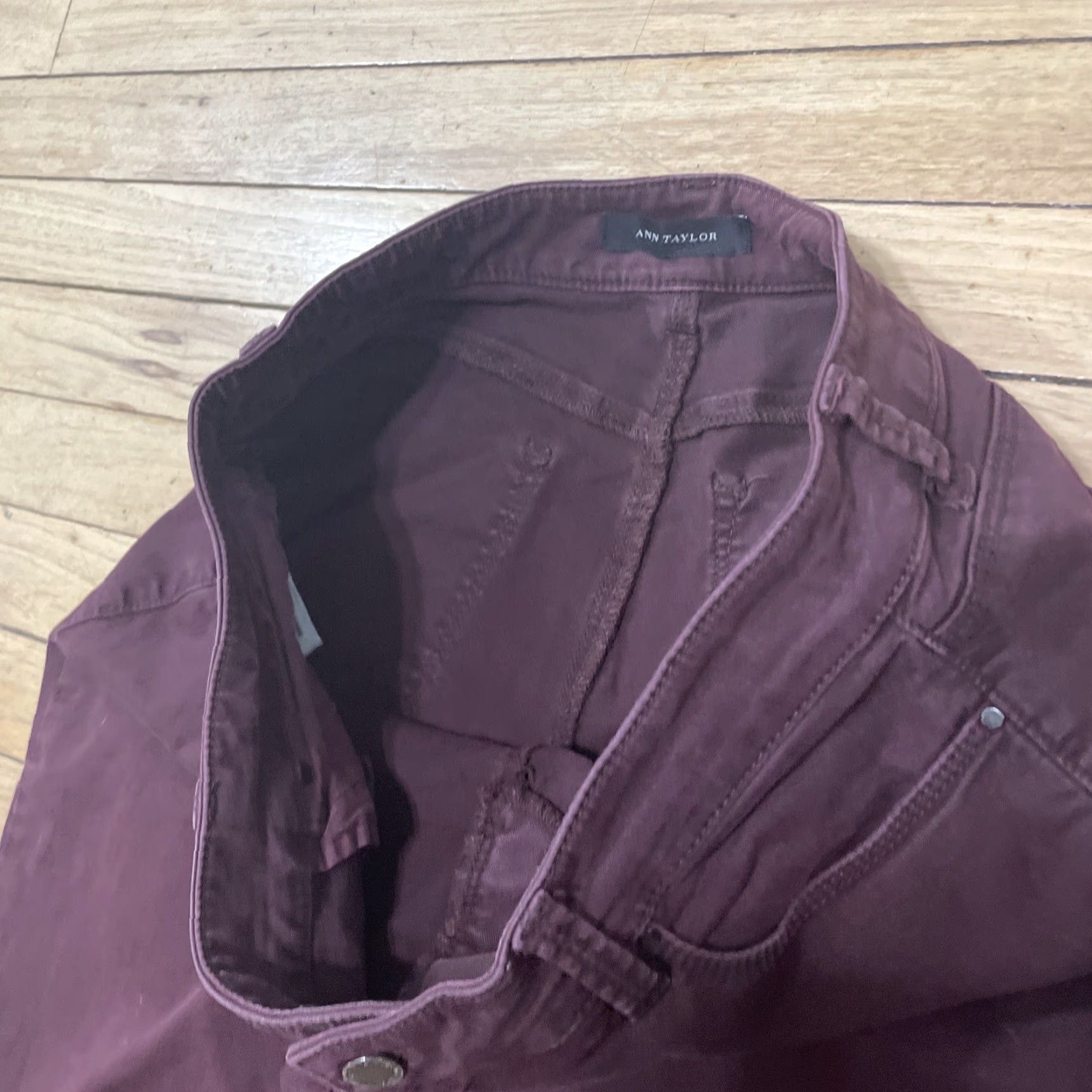 Ann Taylor ANN TAYLOR Burgundy Pants Women 6 The Skinny Curvy Red Maroon Stretch Jeans 30 6 Pants Women Regular Red Burgundy Skinny 29 In Inseam 29 Size 28" / US 6 / IT 42 - 4 Thumbnail