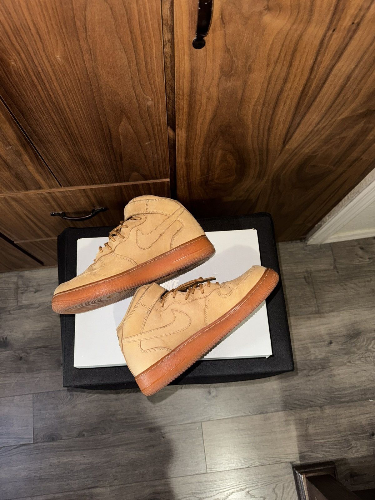 Nike Nike Air Force 1 Mid Flax Outdoor Green Size US 8.5 / EU 41-42 - 3 Thumbnail