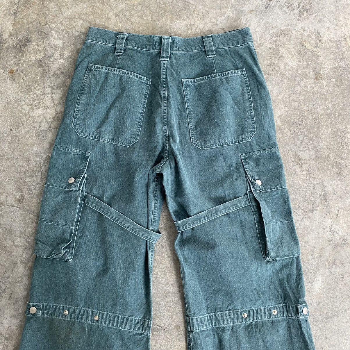 Agolde AGOLDE Bondage Strap Rave Vivian Flared Cargo Pants Size US 32 / EU 48 - 12 Thumbnail