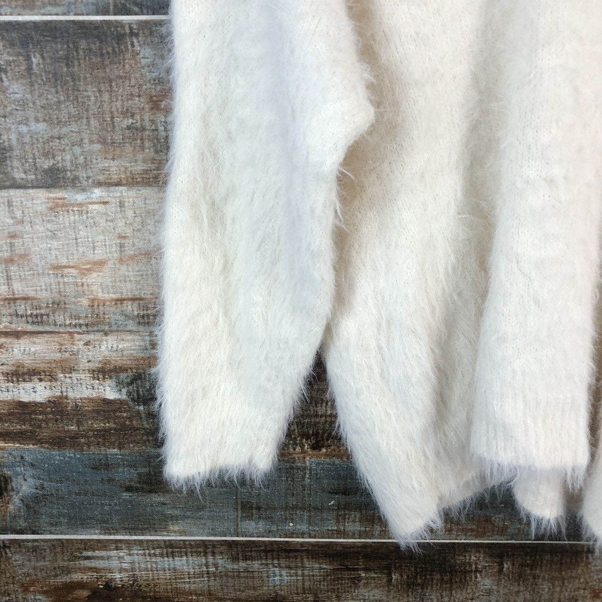 Japanese Brand DL Jeansis White shaggy fur Mohair Knitwear #C356 Size L / US 10 / IT 46 - 14 Thumbnail