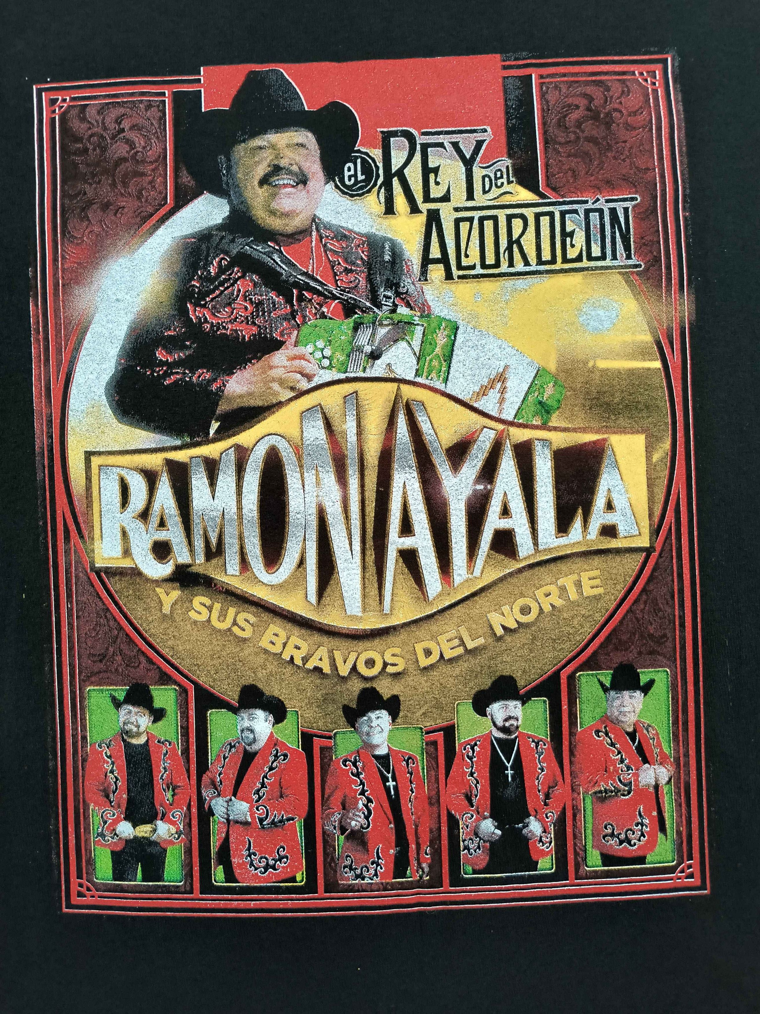 El rey del acordeon Ramon Ayala y sus bravos del norte tee