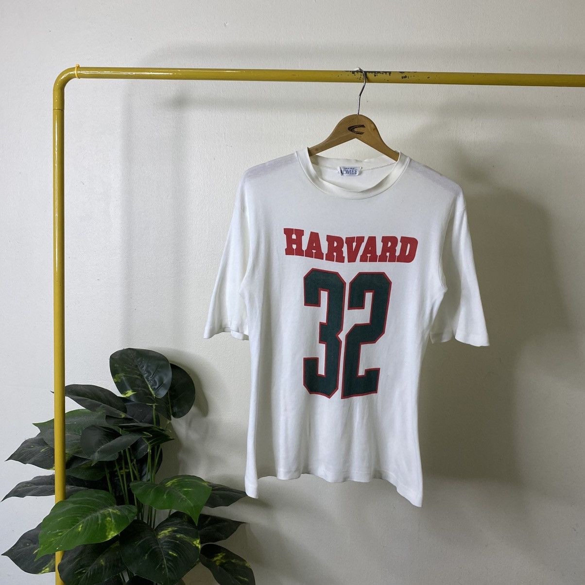 Vintage Vintage 80s Harvard University Athletics Tee Size US S / EU 44-46 / 1 - 1 Thumbnail