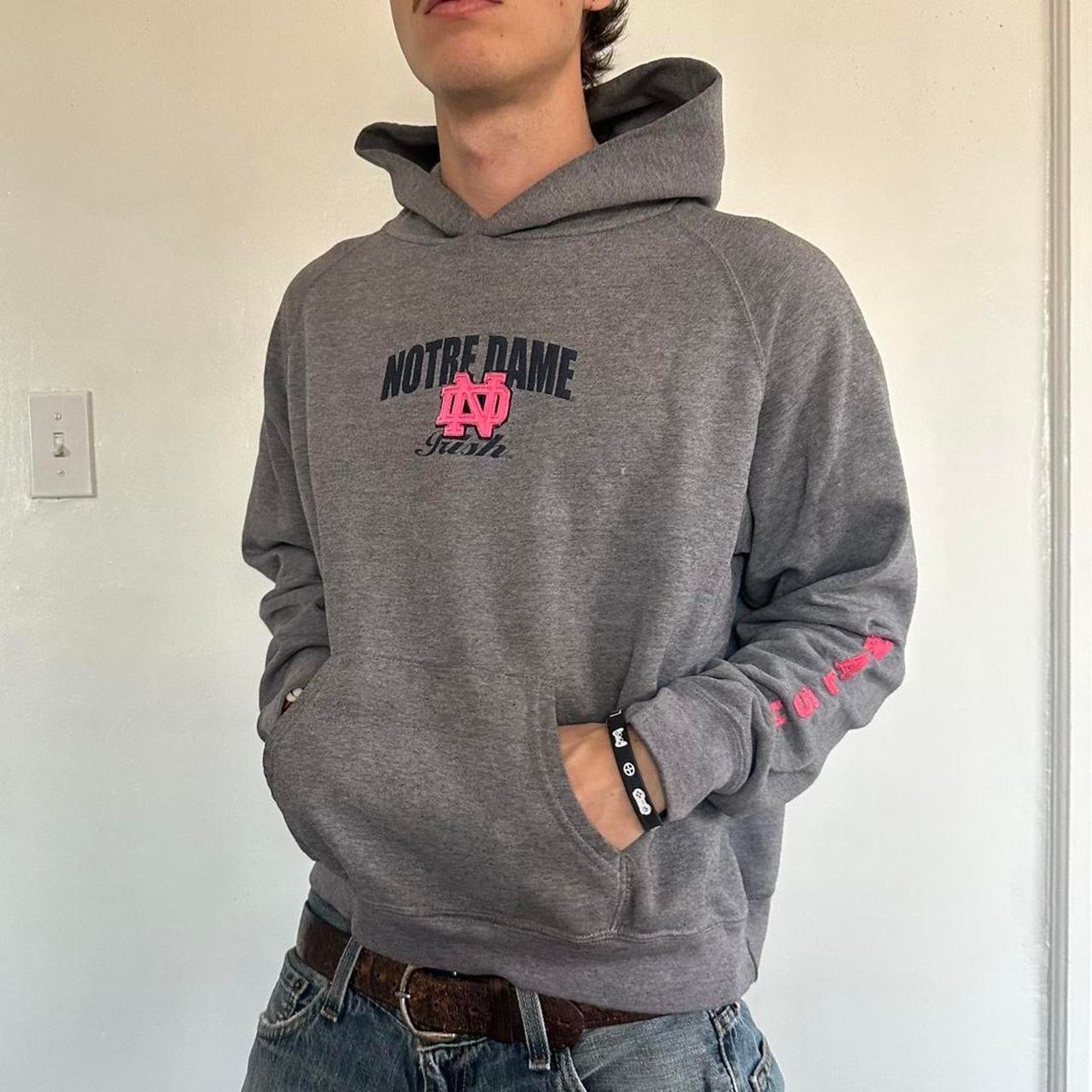 Vintage Vintage 00s Pink Notre Dame Fighting Irish Hoodie Sweatshirt Size S / US 4 / IT 40 - 8 Thumbnail