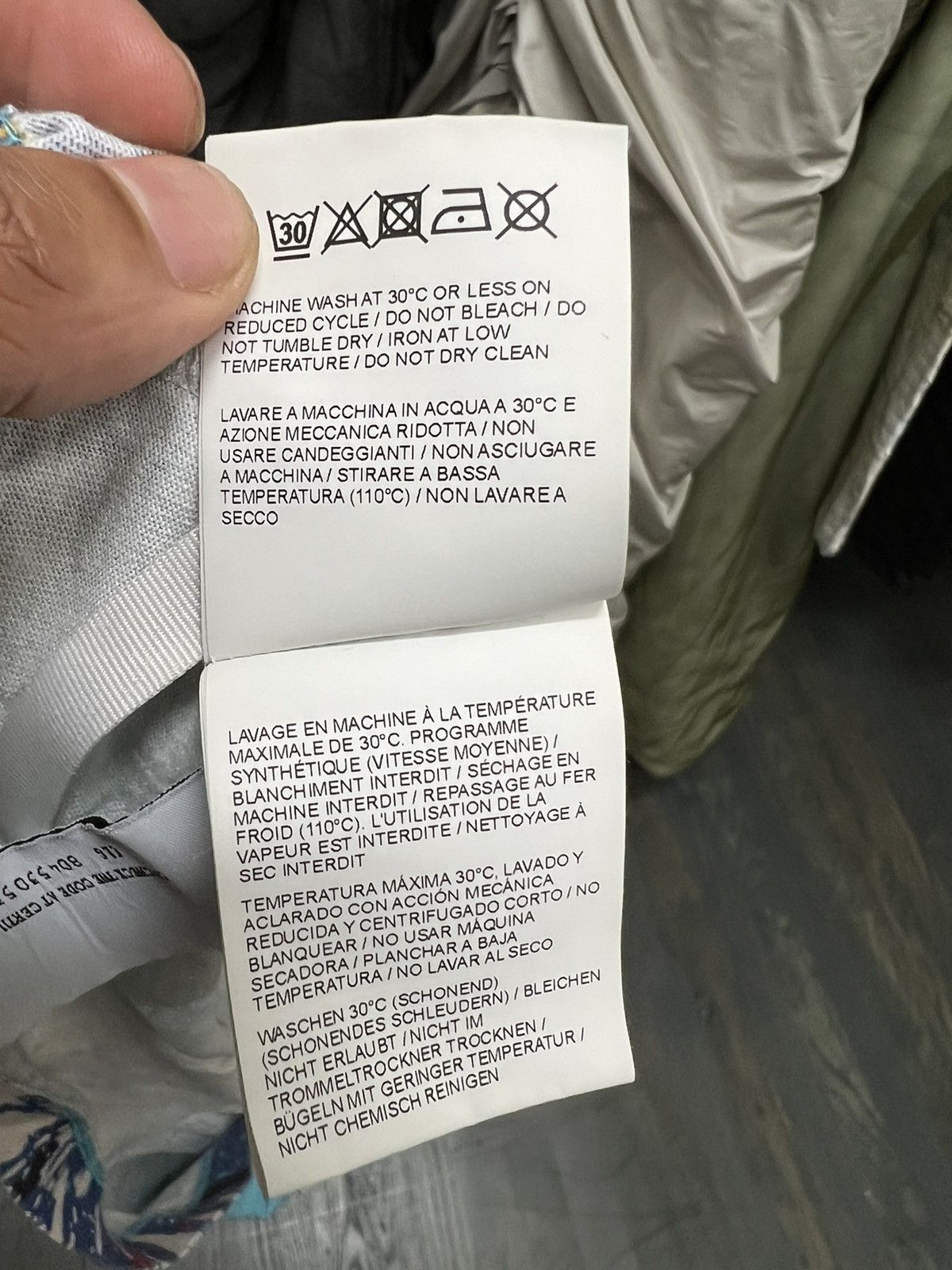 Off-White × Virgil Abloh Off-White x Katsu spray paint T-shirt Size US XL / EU 56 / 4 - 8 Thumbnail