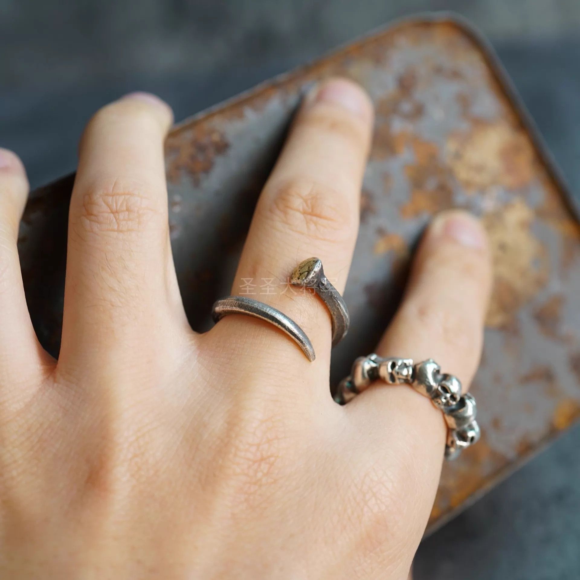 DETAJ Detaj Distressed 18KGP 925 Silver Spiral Nail Ring 14+20 Size ONE SIZE - 5 Thumbnail