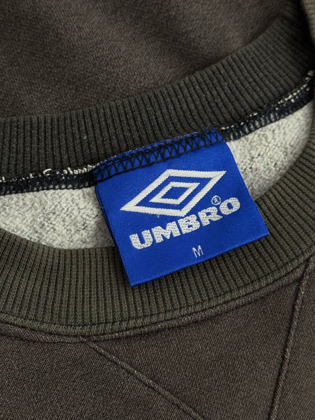 Umbro Vintage 90s Umbro Manchester United Sharp Sweatshirt Size US M / EU 48-50 / 2 - 20 Thumbnail