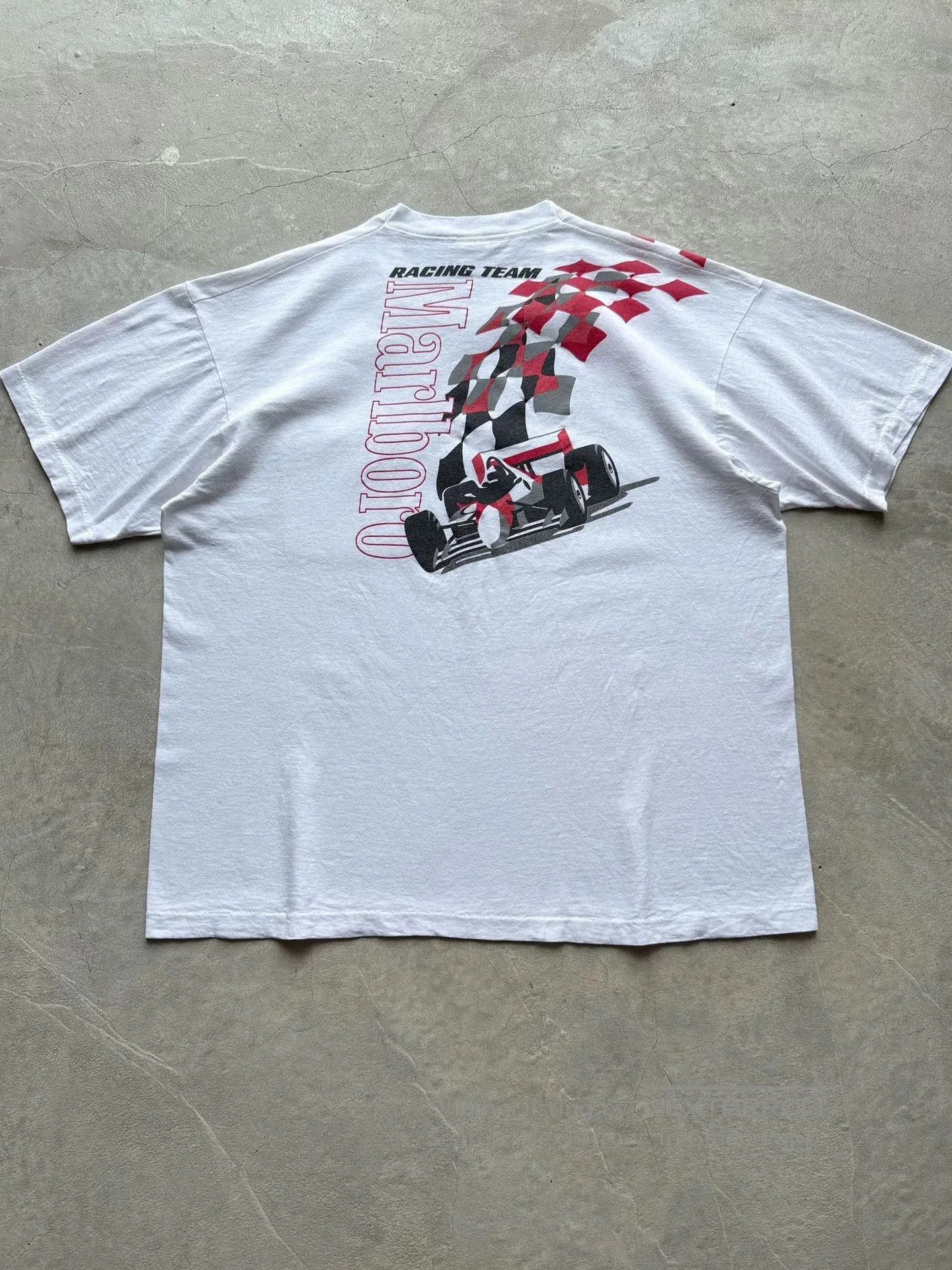 Vintage Vintage 90s Marlboro Racing Pocket Tee. Size US XL / EU 56 / 4 - 1 Thumbnail