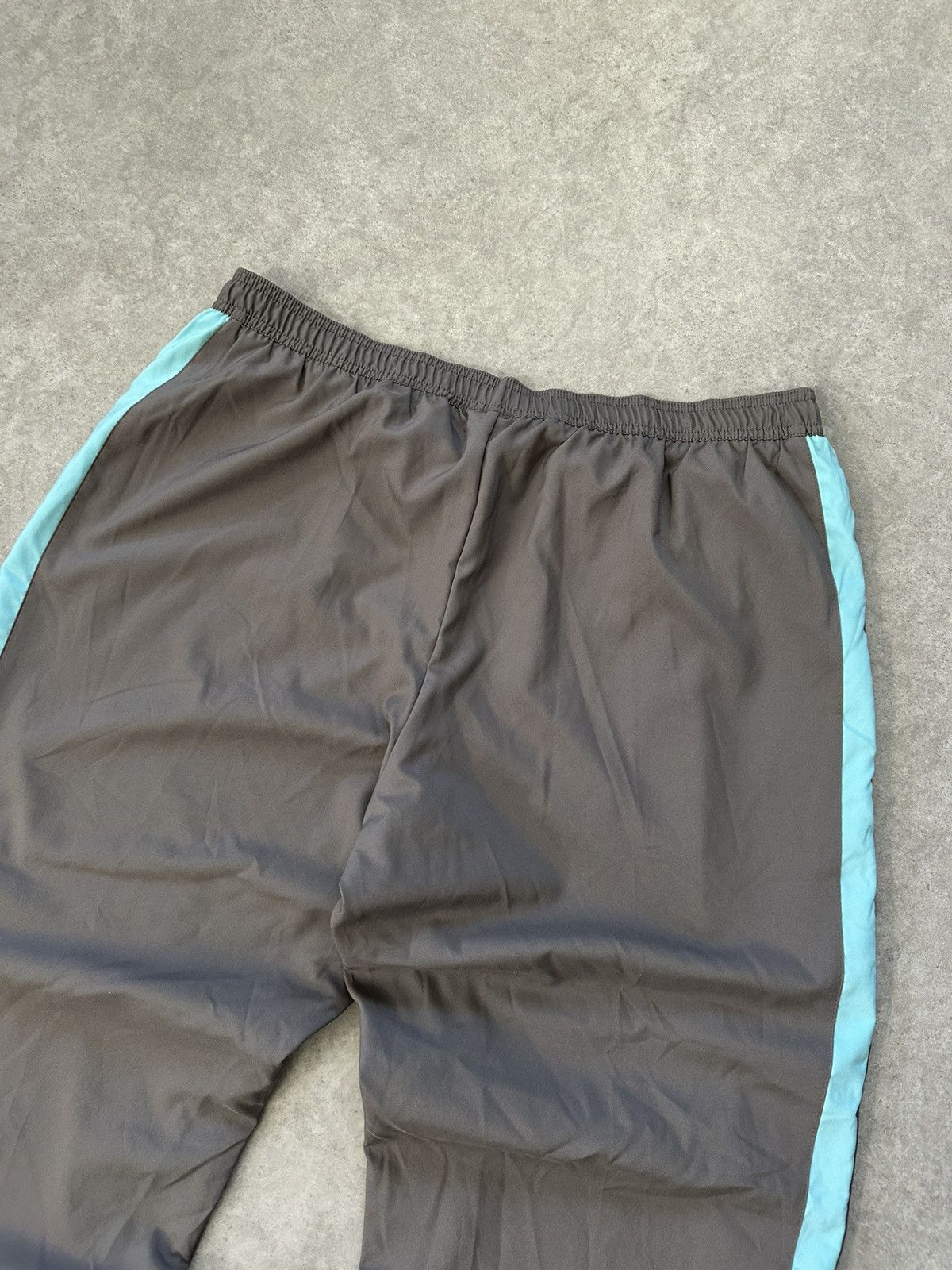 Nike Vintage Nike Track Pants Y2K Athletic Wear Casual Essential Size US 34 / EU 50 - 5 Thumbnail