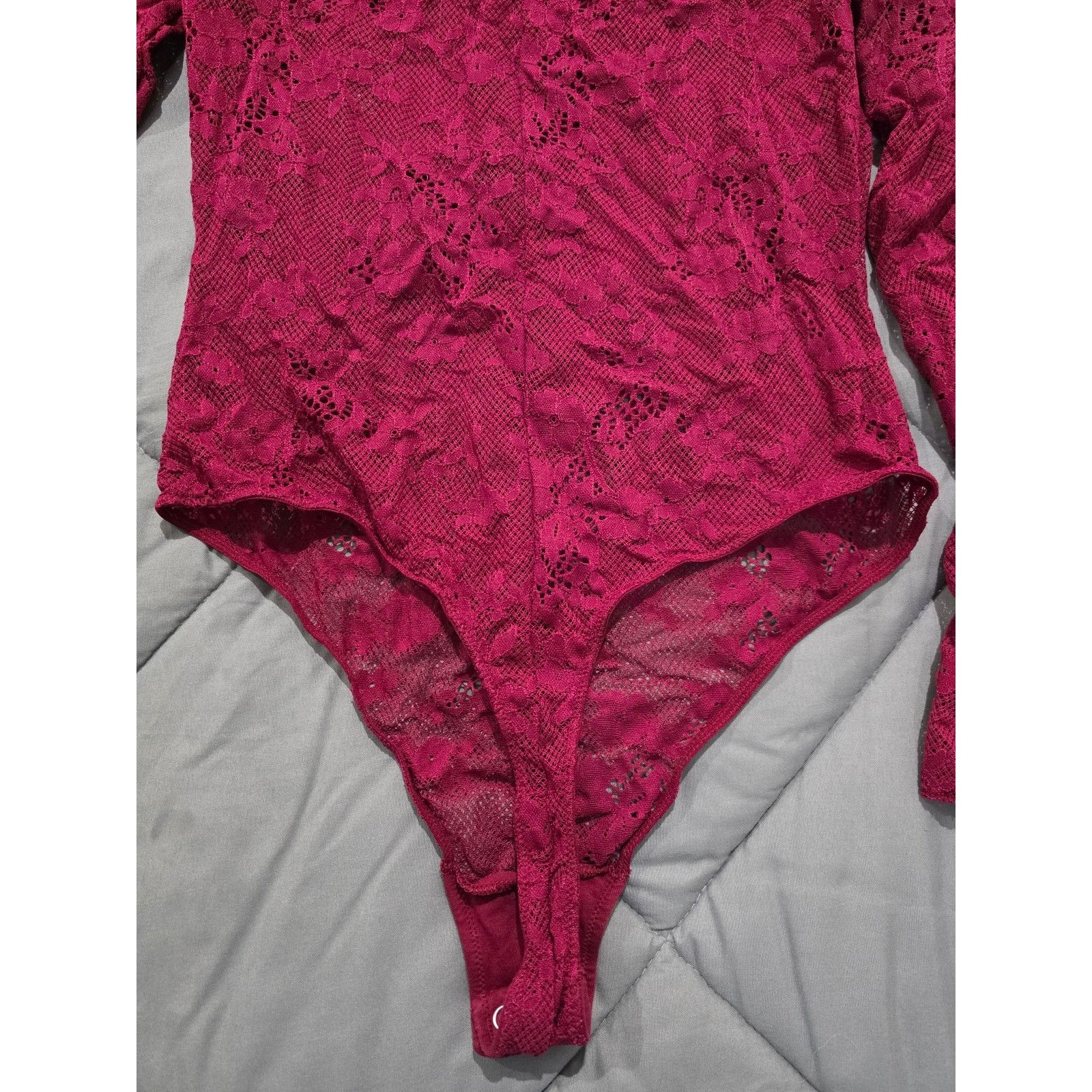 Victoria's Secret Womens size Medium Gorgeous Lace Long Sleeved Bodysuit Victo Size ONE SIZE - 4 Thumbnail