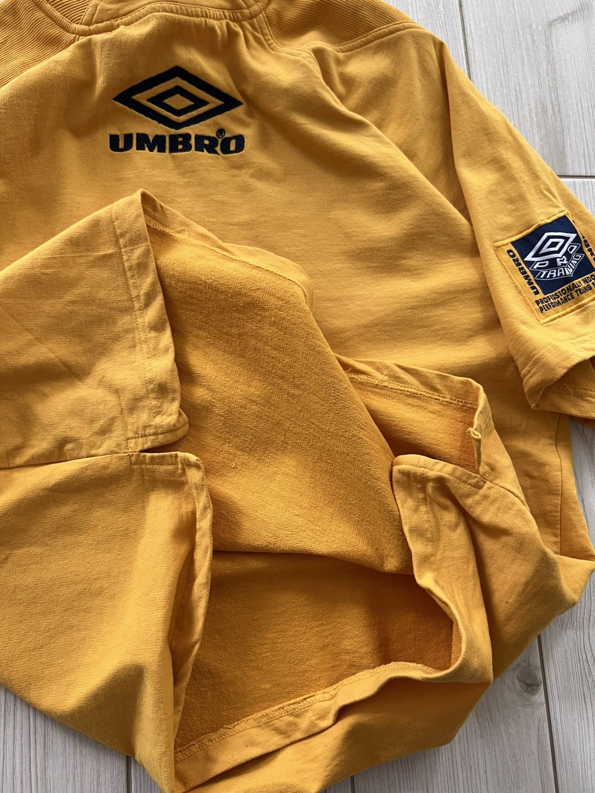 Umbro Vintage Umbro Boxy Fit Sports Tee Yellow Size US XXL / EU 58 / 5 - 11 Thumbnail