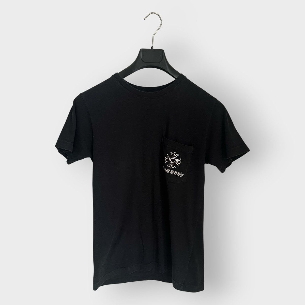 Chrome Hearts RARE! 2010s Chrome Hearts Shoulder Scripts Dagger Tee (S) Size US S / EU 44-46 / 1 - 2 Thumbnail