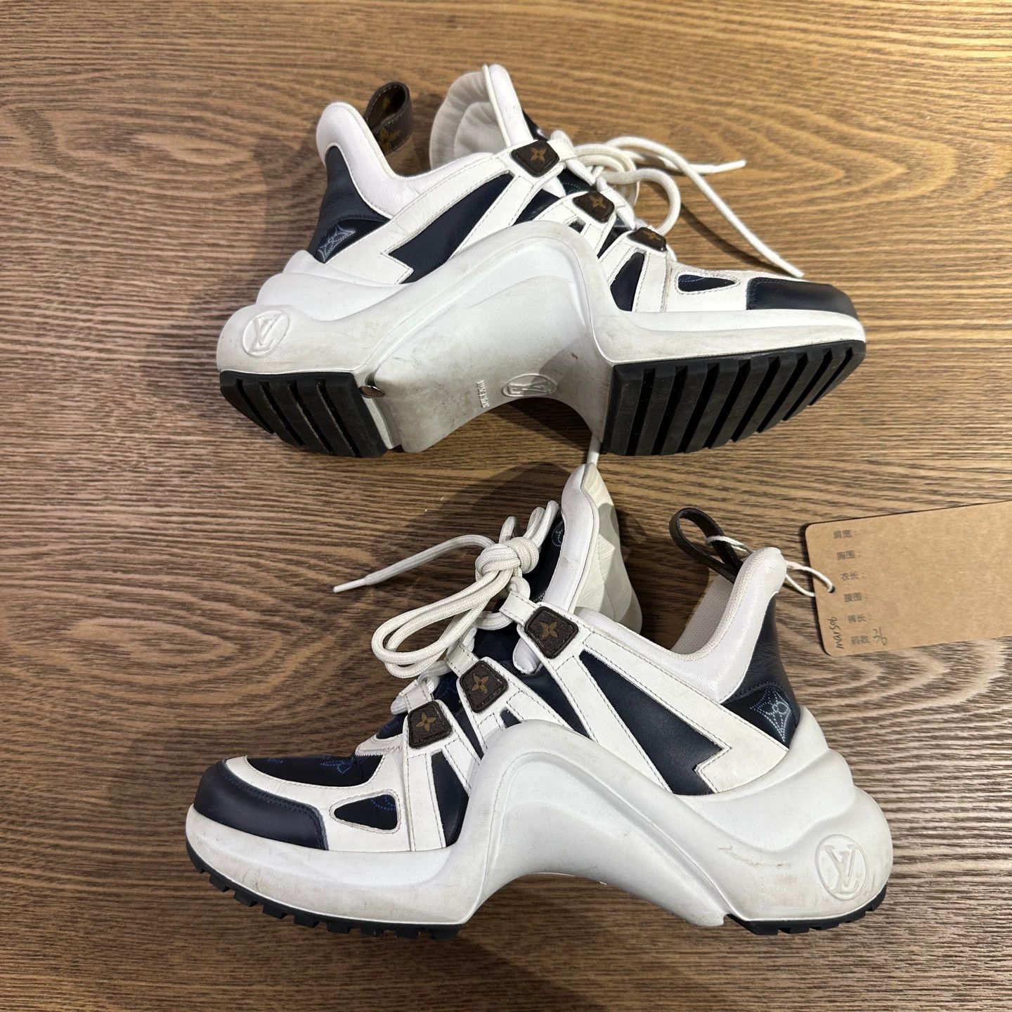 Louis Vuitton LV mar506 Archlight Lace-up Logo Sneakers Women's 36 Size US 5.5 / IT 35.5 - 3 Thumbnail