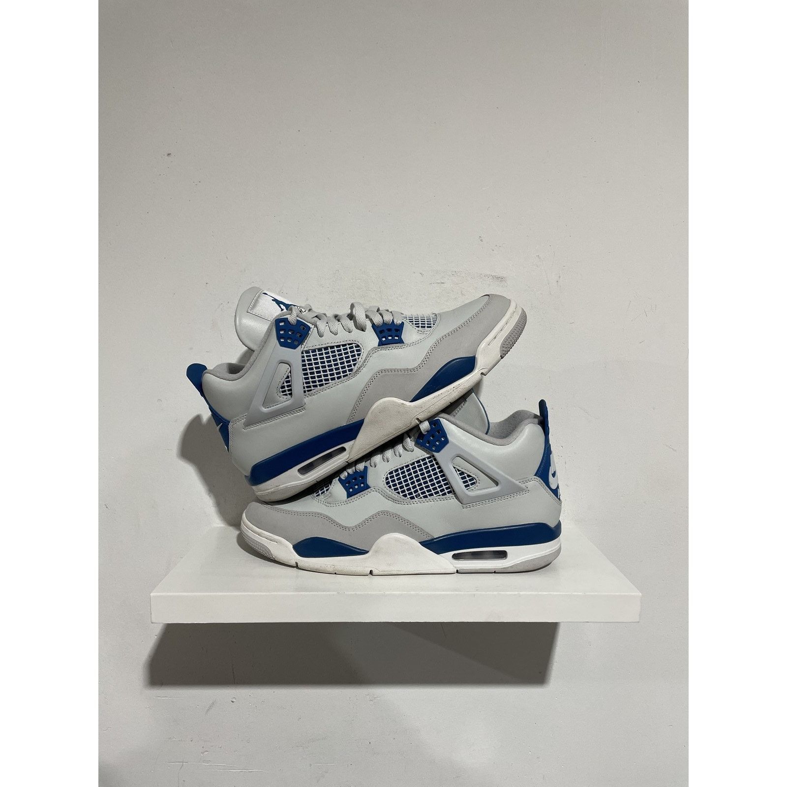 Jordan Brand NIKE JORDAN 4 MILITARY BLUE SIZE 11 PREOWNED Size US 11 / EU 44 - 1 Thumbnail