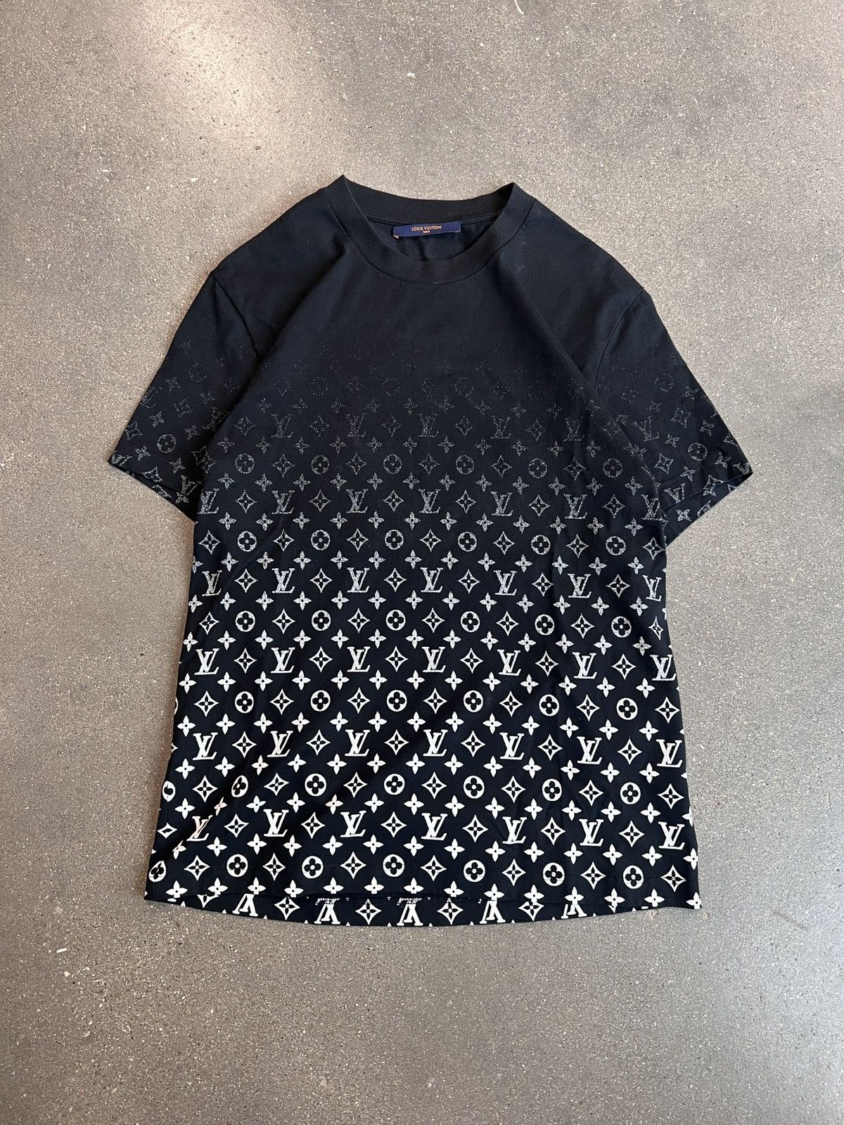 louis vuitton lvse monogram gradient t shirt black white