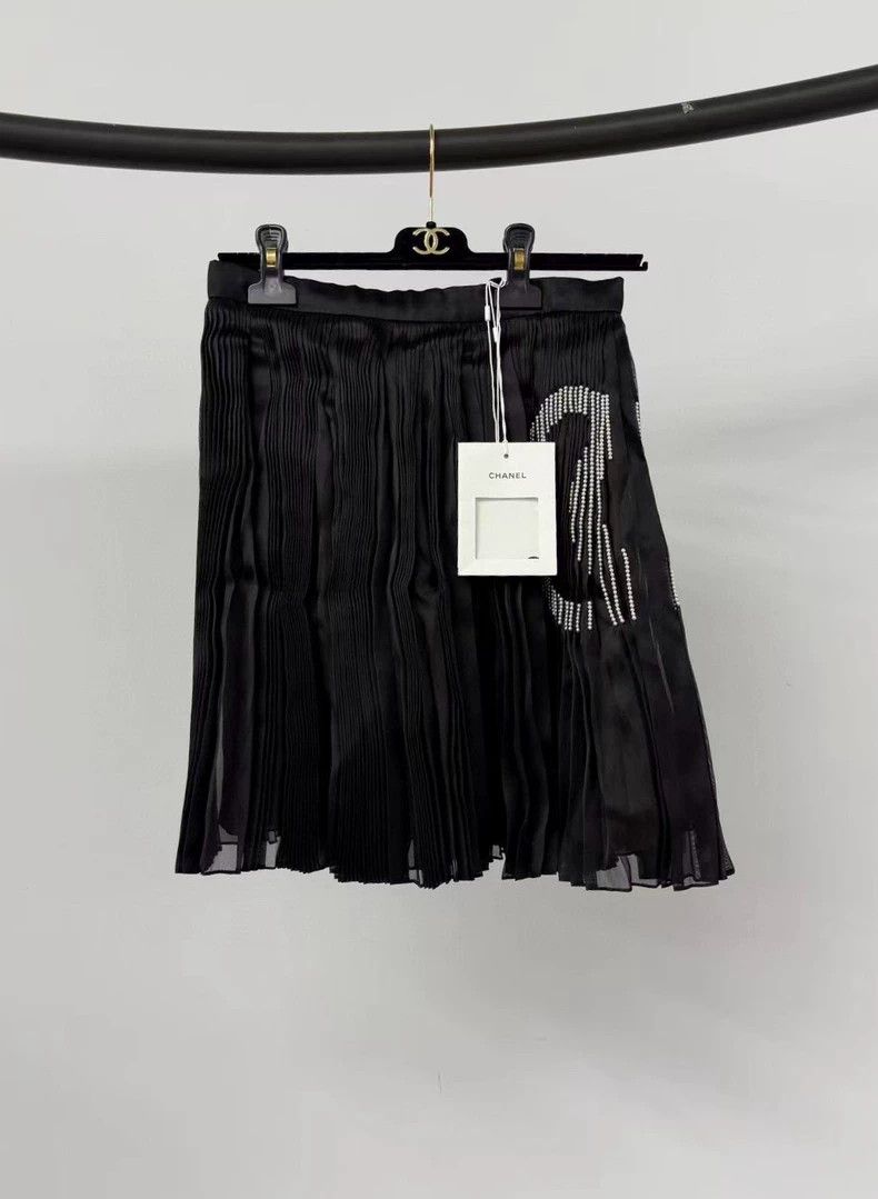 Chanel Chanel Pearl CC Pleated Skirt Size US 36 / EU 52 - 1 Thumbnail