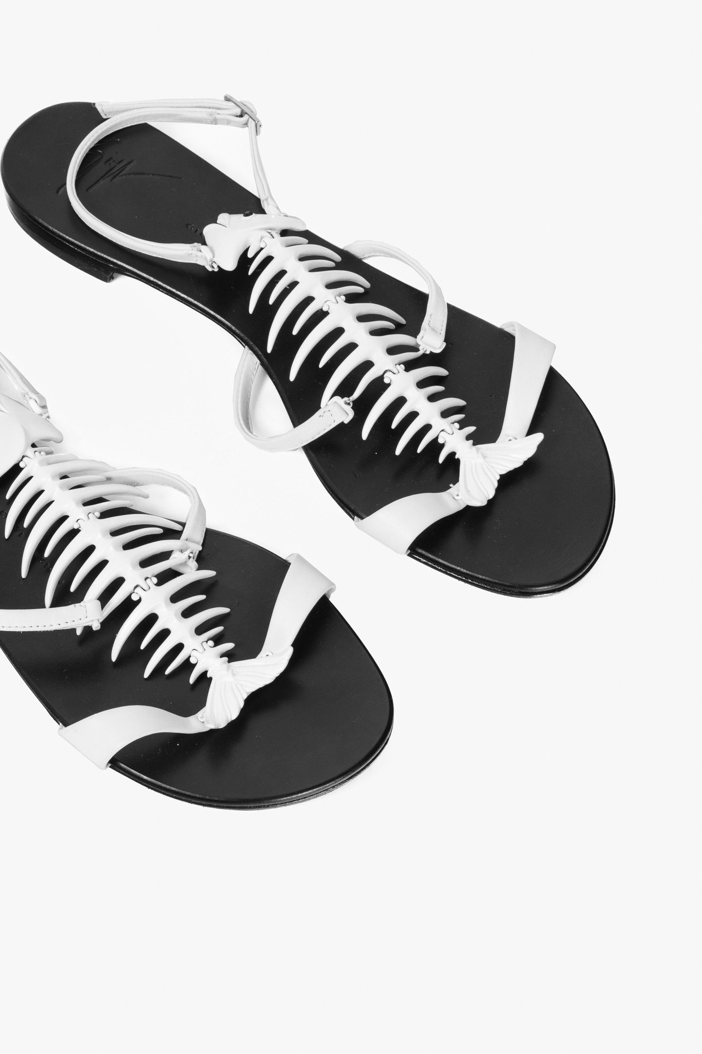 Giuseppe Zanotti Giuseppe Zanotti White Fishbone Flat Sandals Size US 9.5 / IT 39.5 - 5 Thumbnail