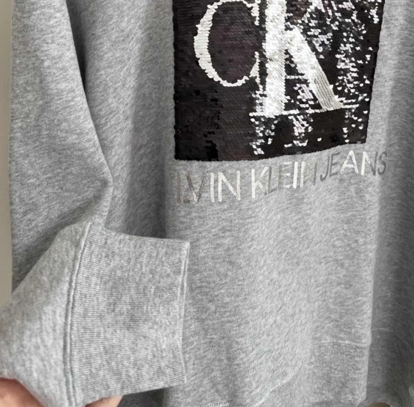 Calvin Klein Calvin Klein Jeans Sequin Logo Sweatshirt changing Sequins Size L / US 10 / IT 46 - 14 Thumbnail