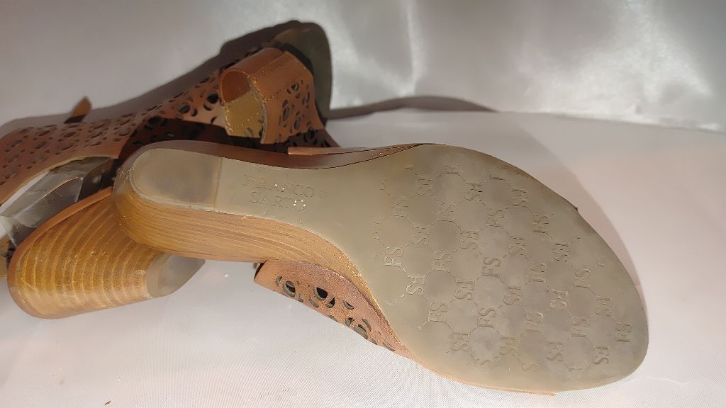 Franco Sarto Franco Sarto Akrona Leather Peep Toes Size 7.5 Size US 7.5 / IT 37.5 - 7 Thumbnail