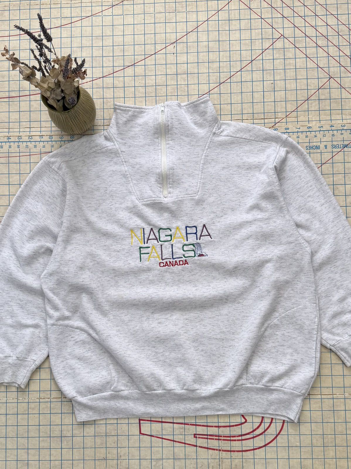 Vintage Vintage Niagra Falls Canada Tourist 1/4 Zip Sweater XL Size US XL / EU 56 / 4 - 1 Thumbnail
