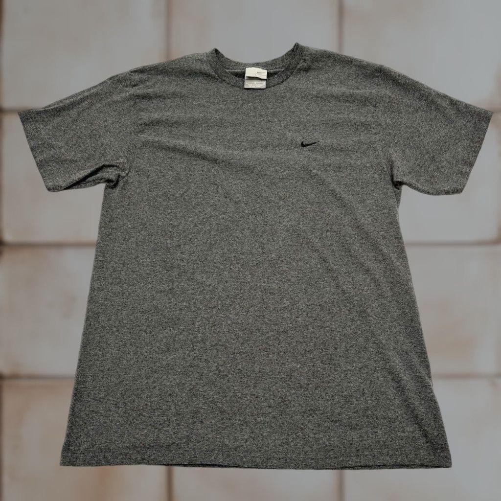 Nike VTG Nike Sportswear Large Grey Single Stitch Athletic Shirt Embroidered Swoosh Size US L / EU 52-54 / 3 - 1 Thumbnail