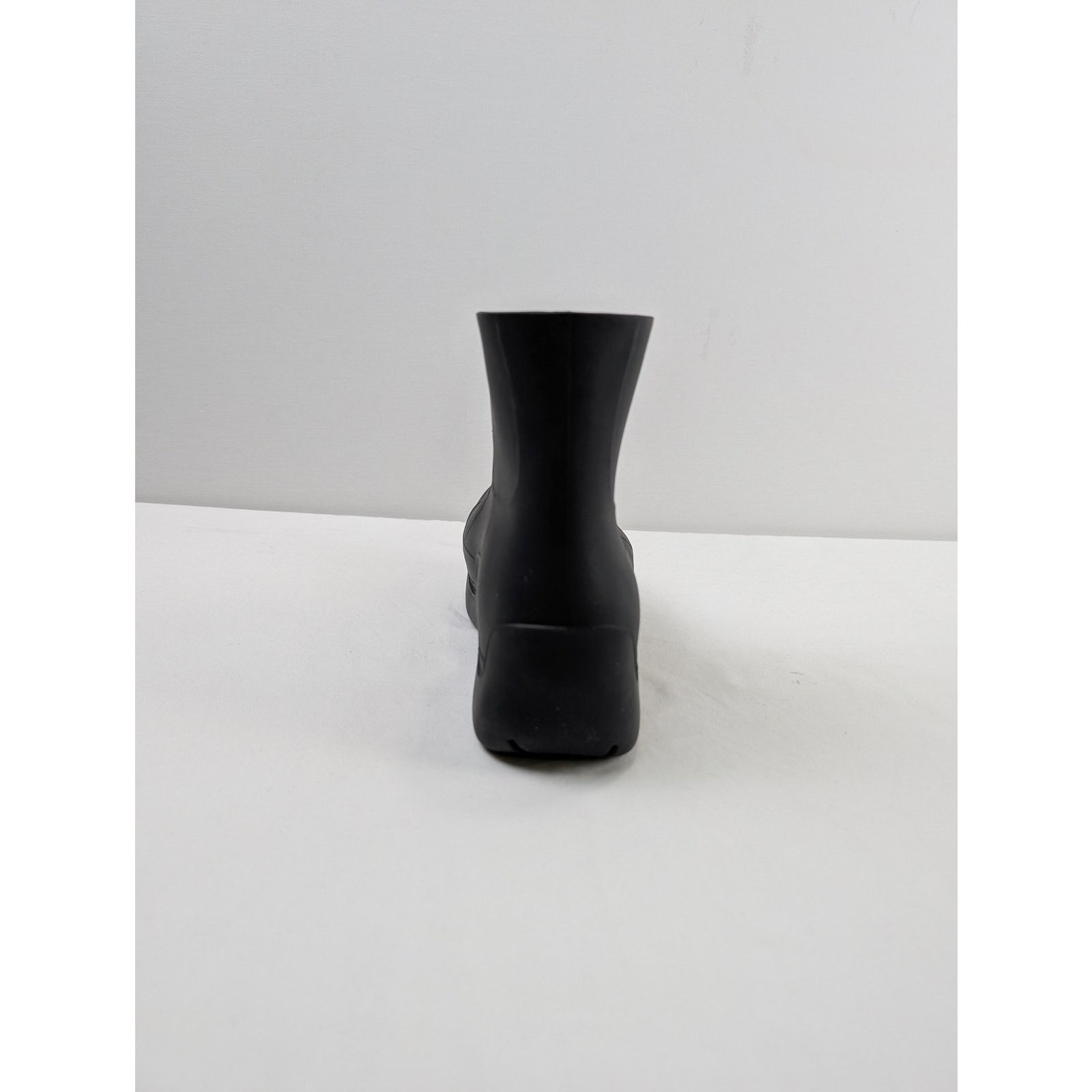 Bottega Veneta o1rshd1 Q:4 / Matt Rubber Puddle Ankle Boots in Black 44 Size US 11 / EU 44 - 10 Thumbnail