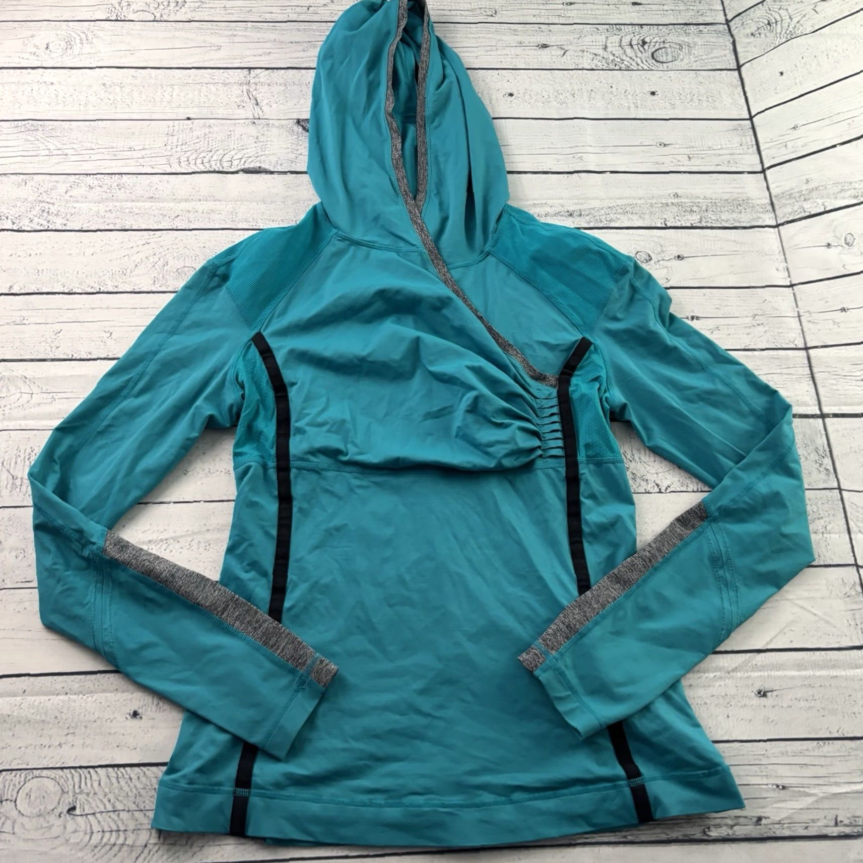 Lululemon Lululemon Pullover Hooded Jacket Green Gray Women 10 Cross Front Athletic Performance Activewear Shirt Size L / US 10 / IT 46 - 2 Thumbnail