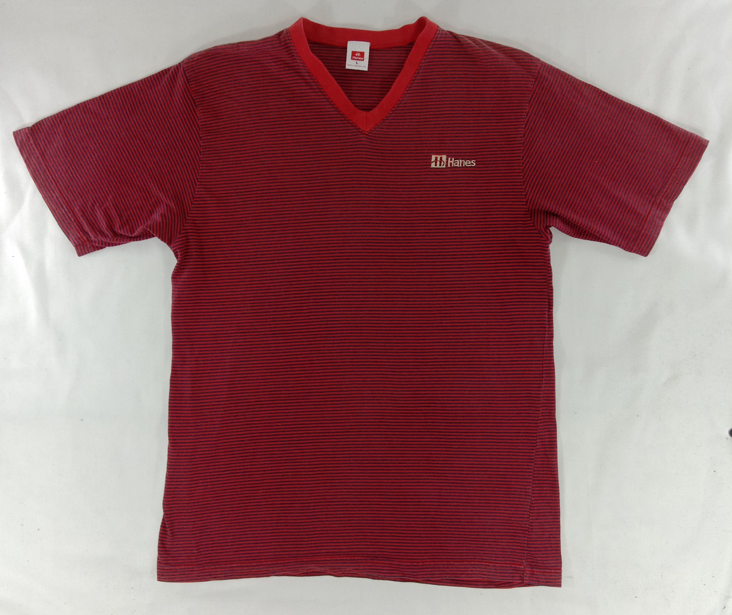 Hanes Vintage Hanes V Neck Striped Vintage T Shirt Size US L / EU 52-54 / 3 - 1 Thumbnail