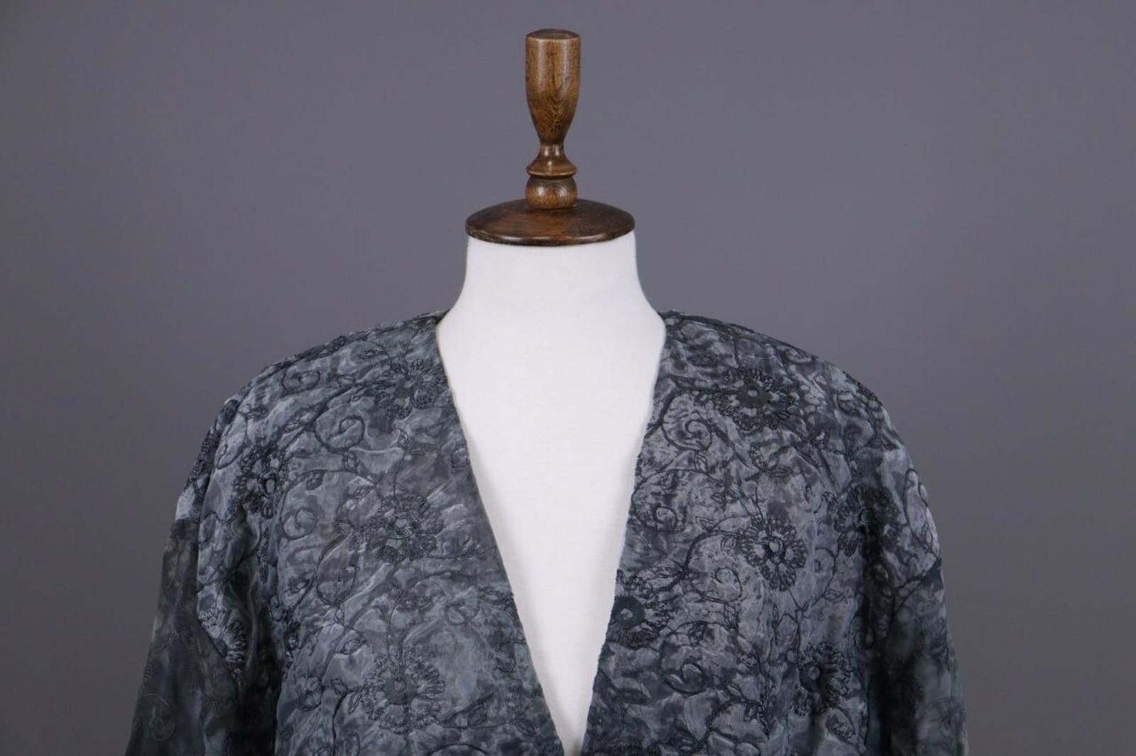 Designer Absolut By Zebra Gray Floral Button Down Jacket Size 2 / M Size XS / US 0-2 / IT 36-38 - 2 Thumbnail
