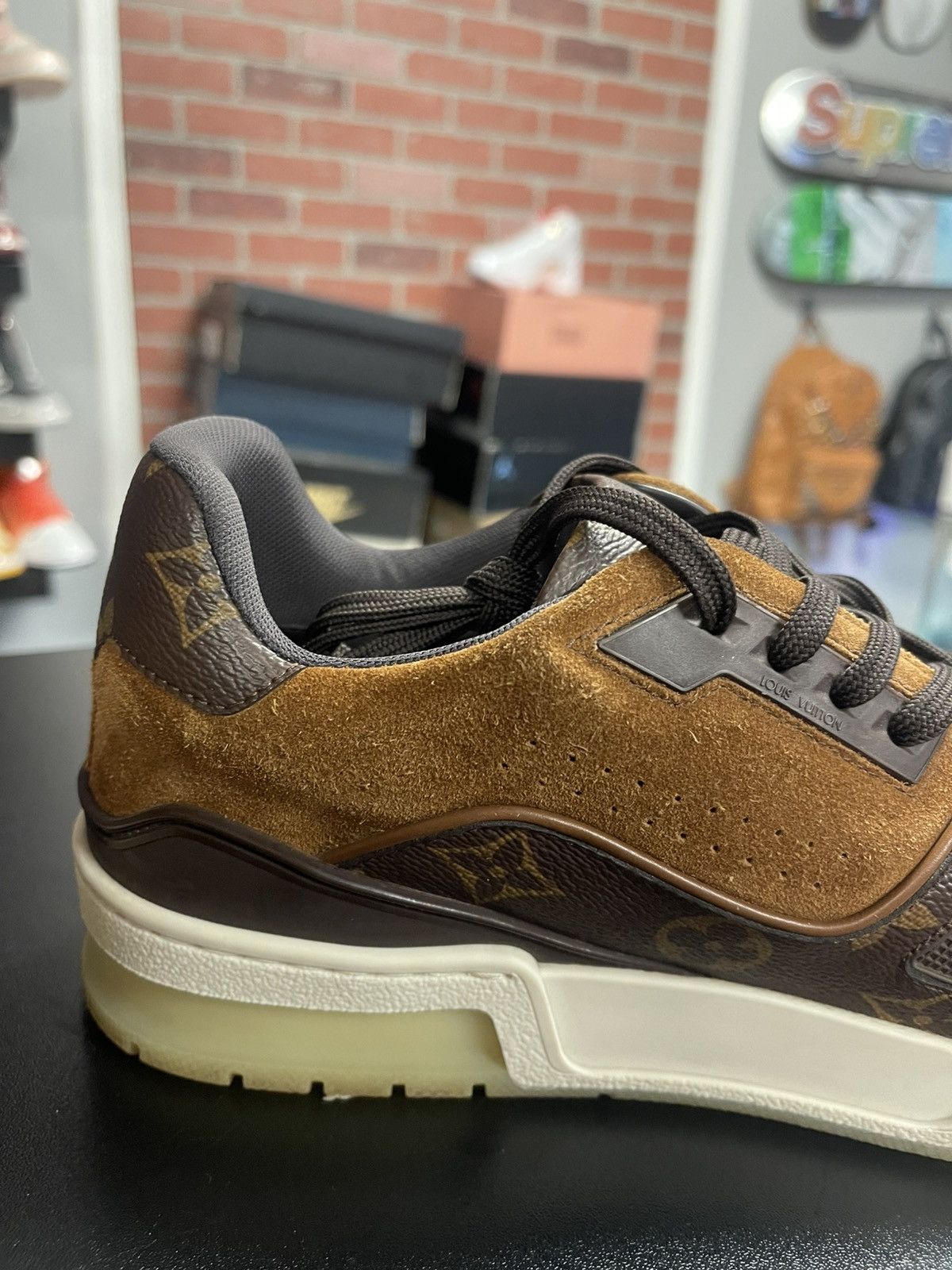 Louis Vuitton Size 8.5 - Louis Vuitton Trainer Low Top Brown Size US 8.5 / EU 41-42 - 6 Thumbnail