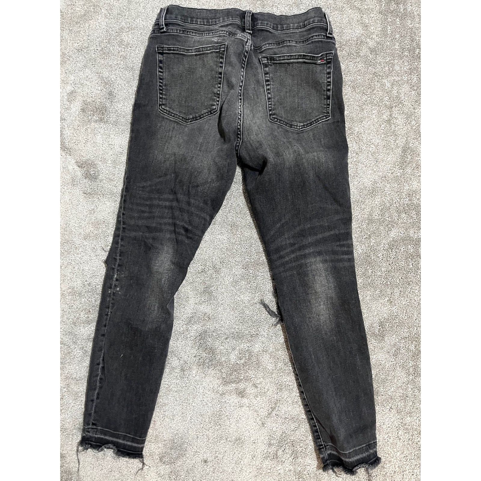 Tommy Hilfiger Tommy Hilfiger Skinny Jeans 12 Black Wash Distressed Raw Hem Stretch Women's Denim Jeans Modern Classic Womens Size 34" / US 12 / IT 48 - 4 Thumbnail