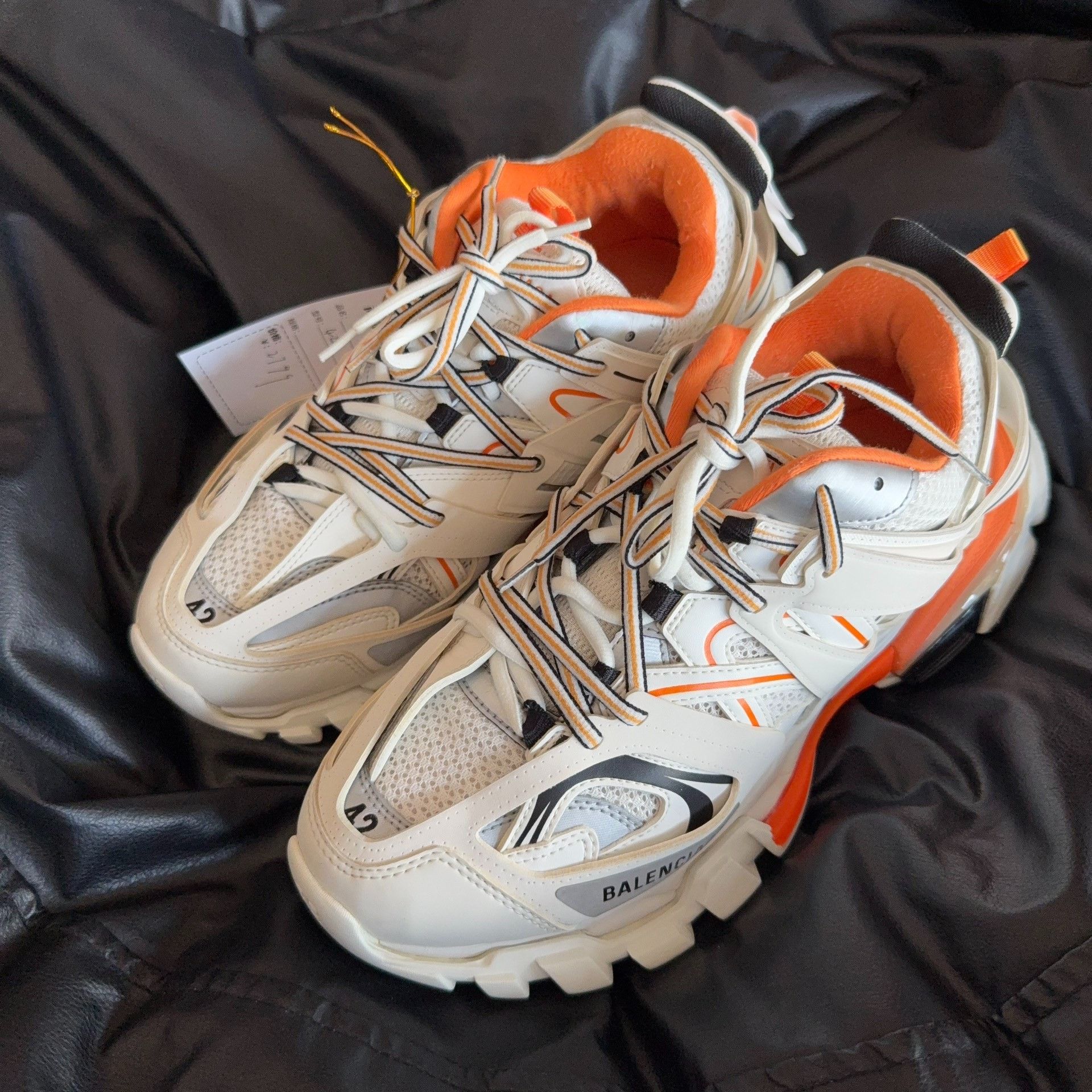 Balenciaga Balenciaga White Lowtop Sneakers 42 Women Size US 10.5 / IT 40.5 - 1 Thumbnail