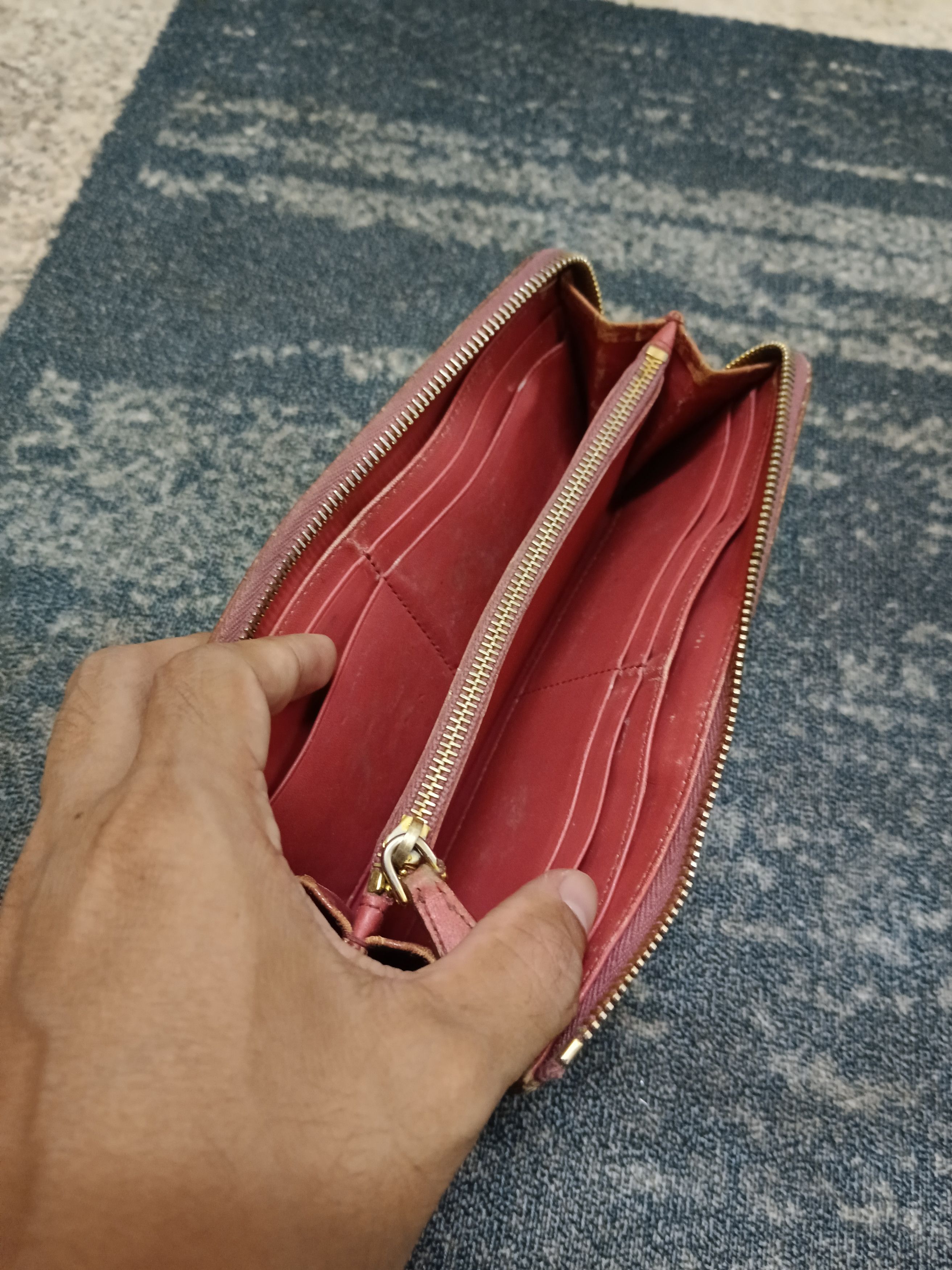 Miu Miu SICK🔥MIU MIU LEATHER CROC 🐊 WALLET Size ONE SIZE - 10 Thumbnail