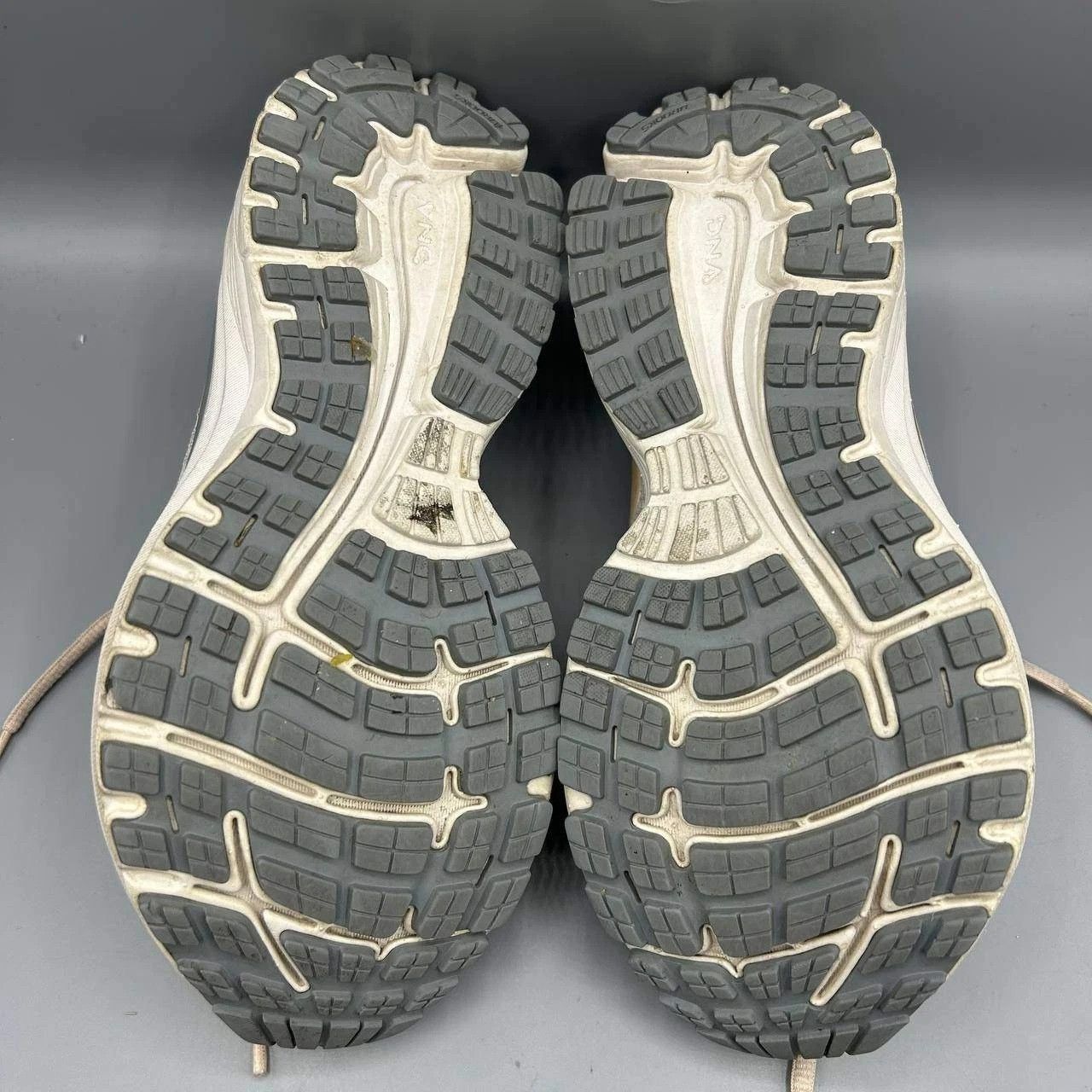 Brooks Brooks Anthem 2 Womens Running Shoes 1202931B133 Size 6 B Size US 6 / IT 36 - 5 Thumbnail