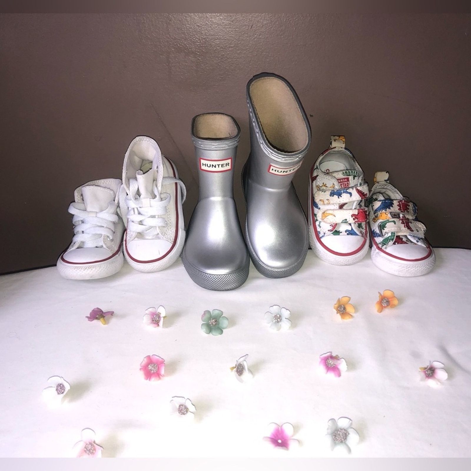 Hunter Baby Hunter boots and converse chucks. Size 3 and 4. Size US 4 / IT 34 - 8 Thumbnail