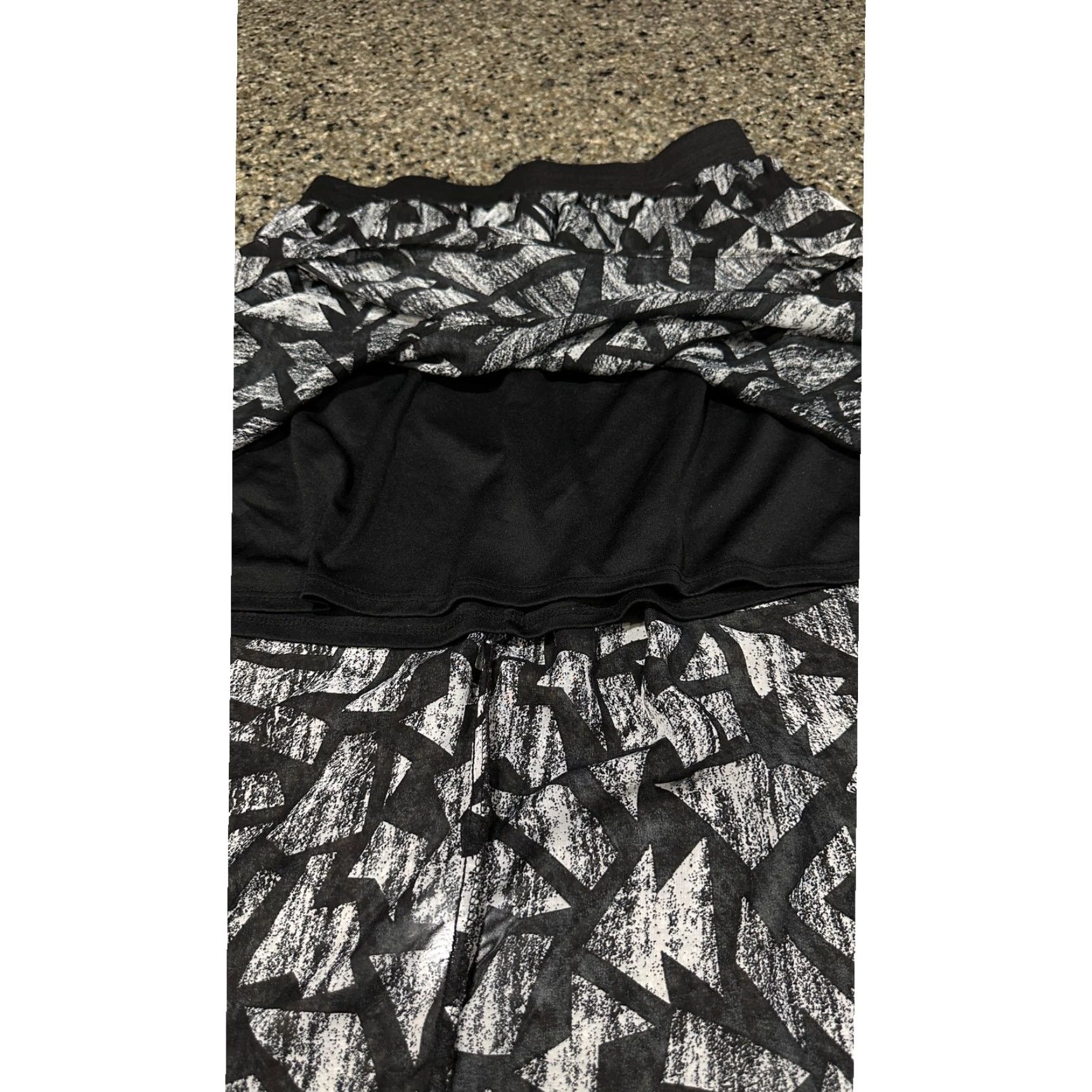 Vintage VINTAGE Brat Star Y2K Skirt XL Black Gray Sheer High Low A-Line Women Skirt Casual 2000s Geometric XL Womens Size 40" / US 18 - 7 Thumbnail