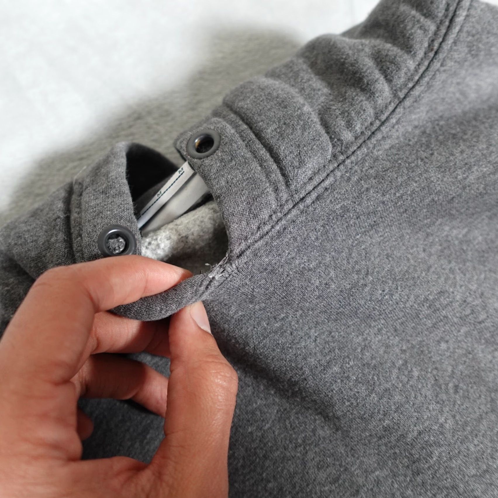 Nike VINTAGE Nike Swoosh Hoodie Mens M Streetwear Embroidered Gray Pullover Sweatshirt 2000s Sportswear Figurehood Size US M / EU 48-50 / 2 - 5 Thumbnail