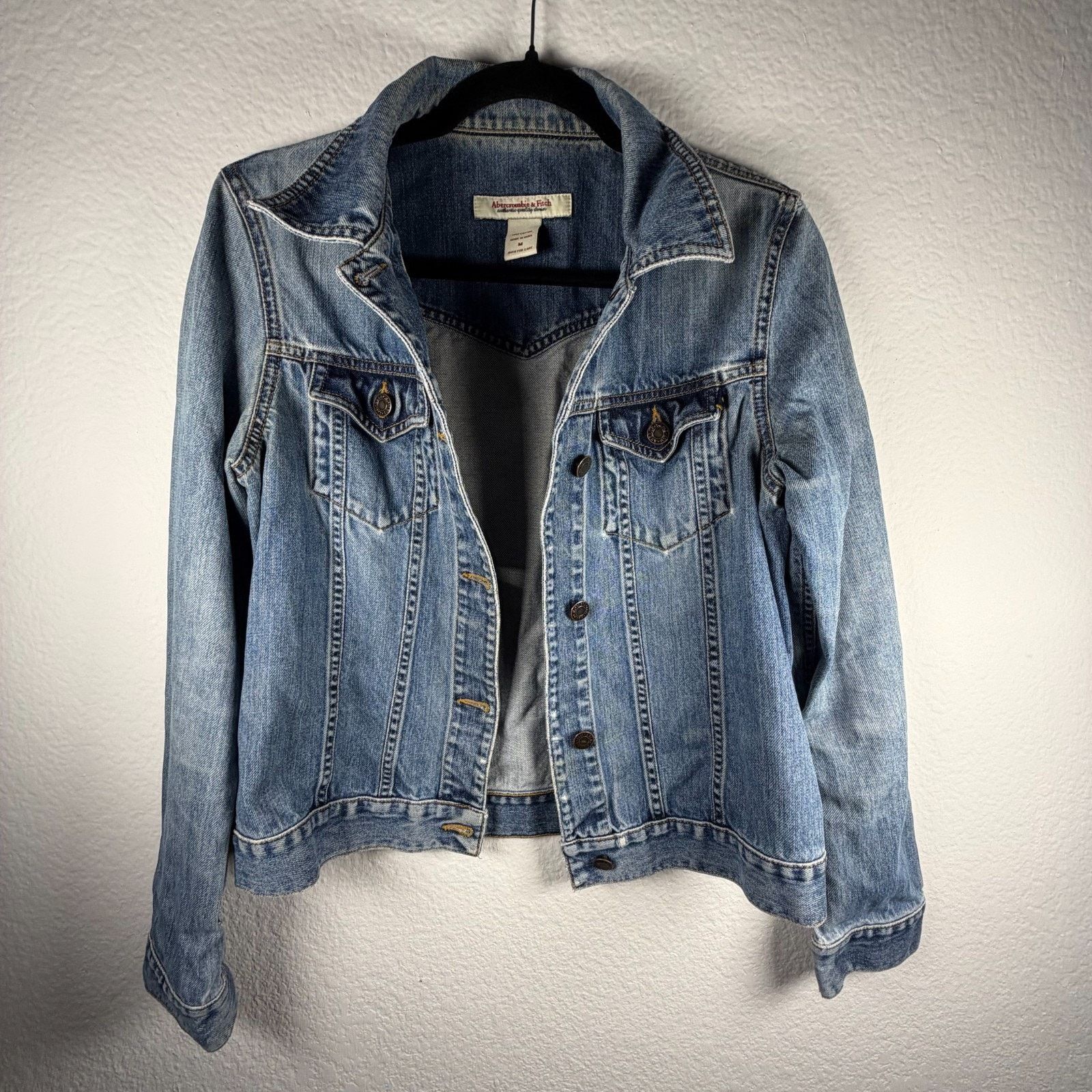 Abercrombie & Fitch Abercrombie Denim Jacket Womens M Cropped Distressed Size M / US 6-8 / IT 42-44 - 3 Thumbnail