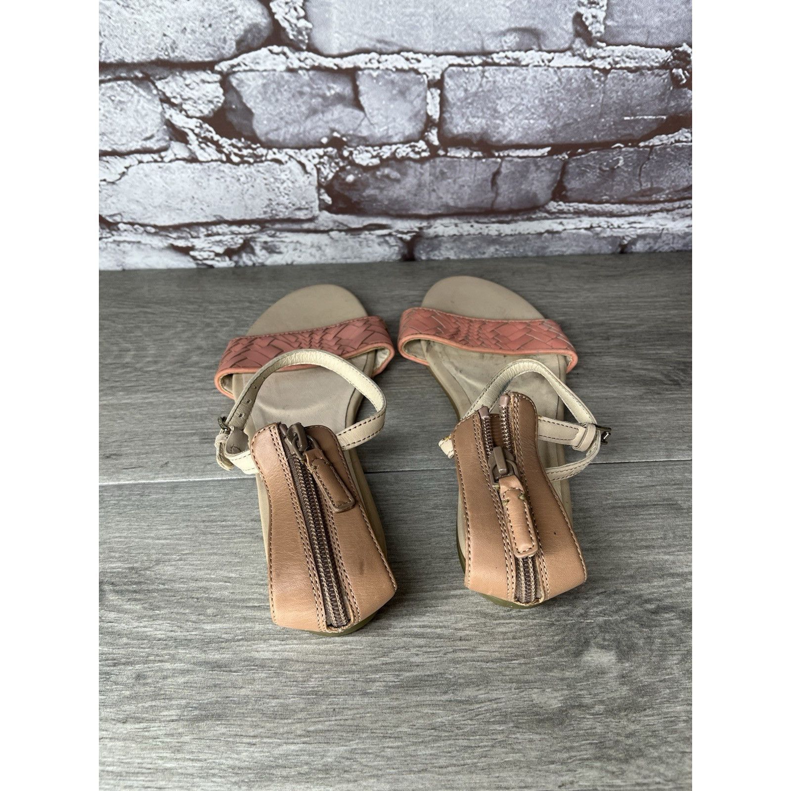 Cole Haan Cole Haan Salmon Pink Leather Back Zip Flat Strap Sandals Wo Size US 6.5 / IT 36.5 - 6 Thumbnail