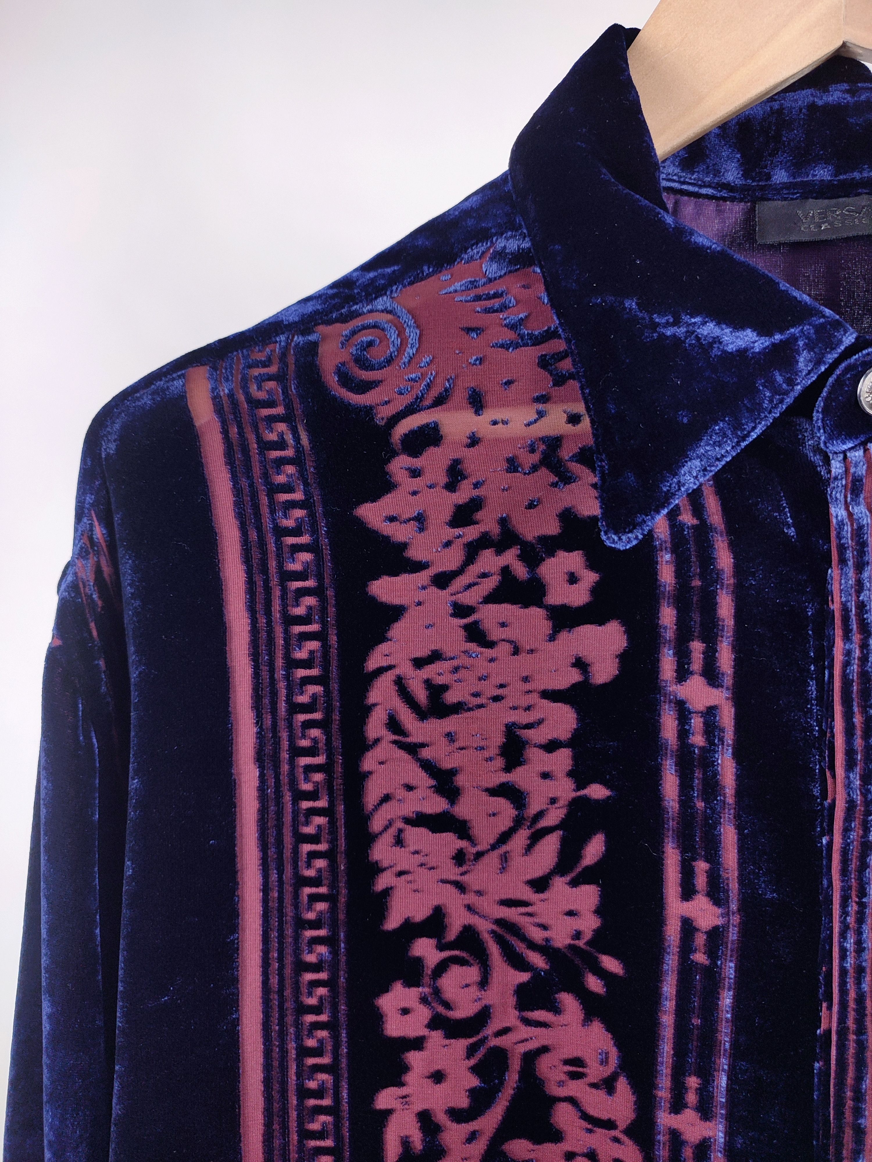 Versace Versace V2 Classic silk barocco mesh Velour Vintage Shirt Size US XL / EU 56 / 4 - 7 Thumbnail