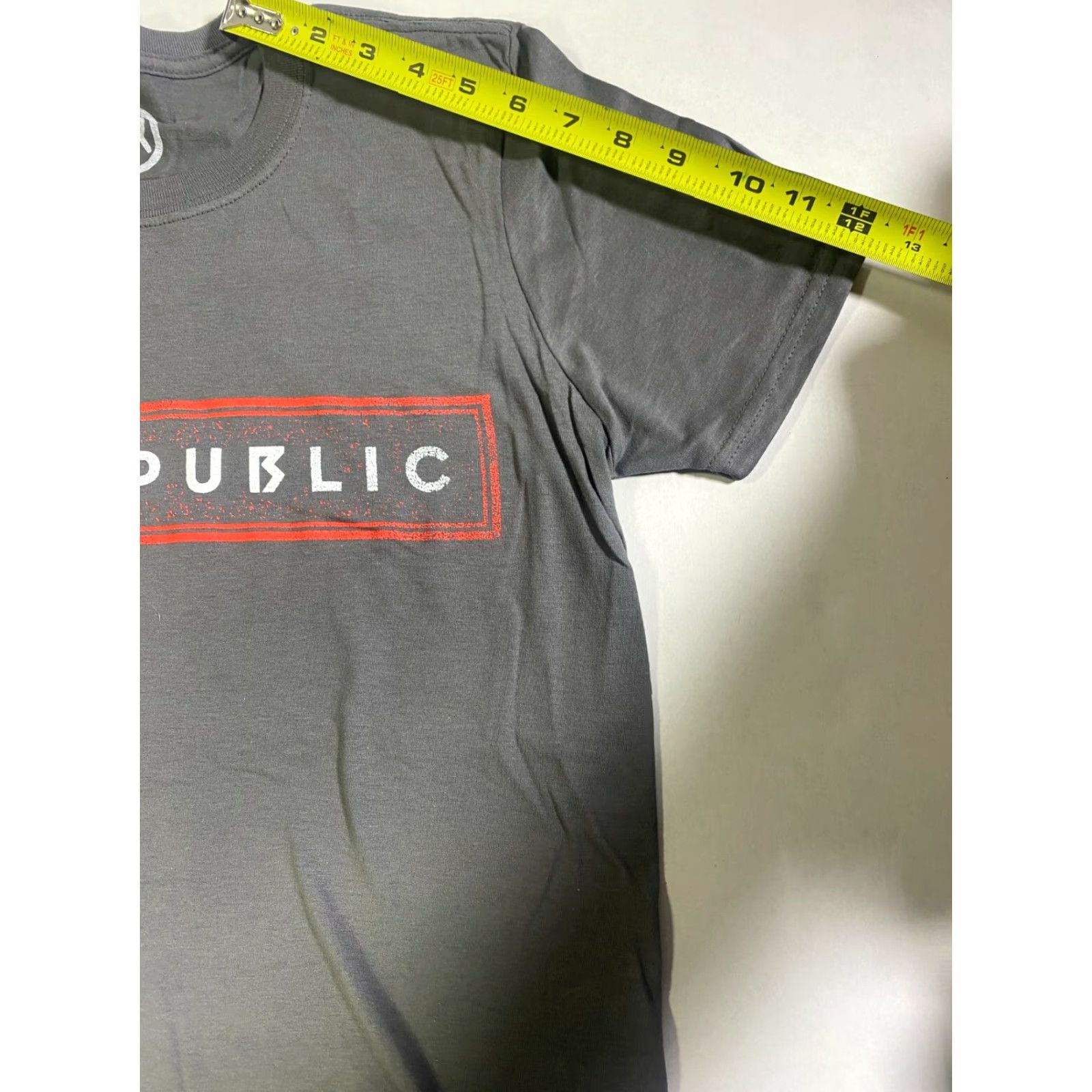 New Republic VINTAGE ONEREPUBLIC Canada Tour 2015 Grey Long Sleeve T-Shirt Official Merchandise Size S Unisex Adults Band Music Mens Size US S / EU 44-46 / 1 - 3 Thumbnail