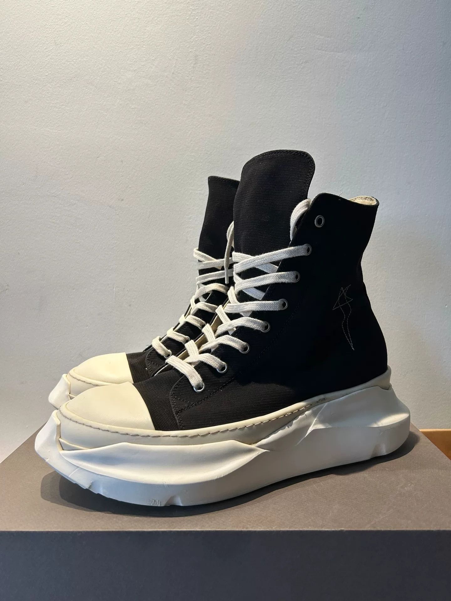 Rick Owens Rick Owens Pentagram Tank Sole Sneakers Size US 10 / EU 43 - 1 Thumbnail