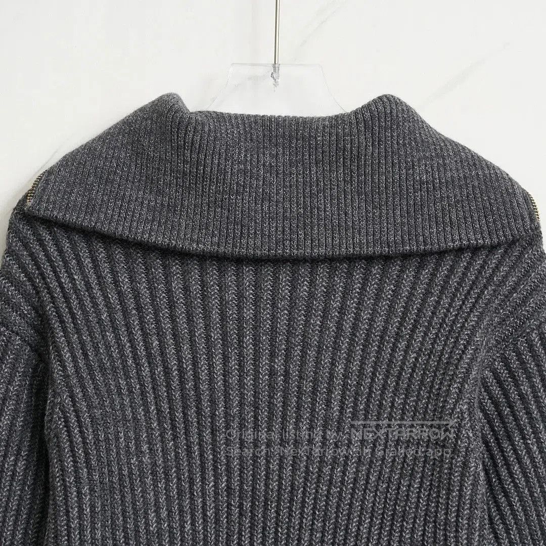 AMI Ami Paris Women's Solid Zip Collar Knit. Size M / US 6-8 / IT 42-44 - 5 Thumbnail